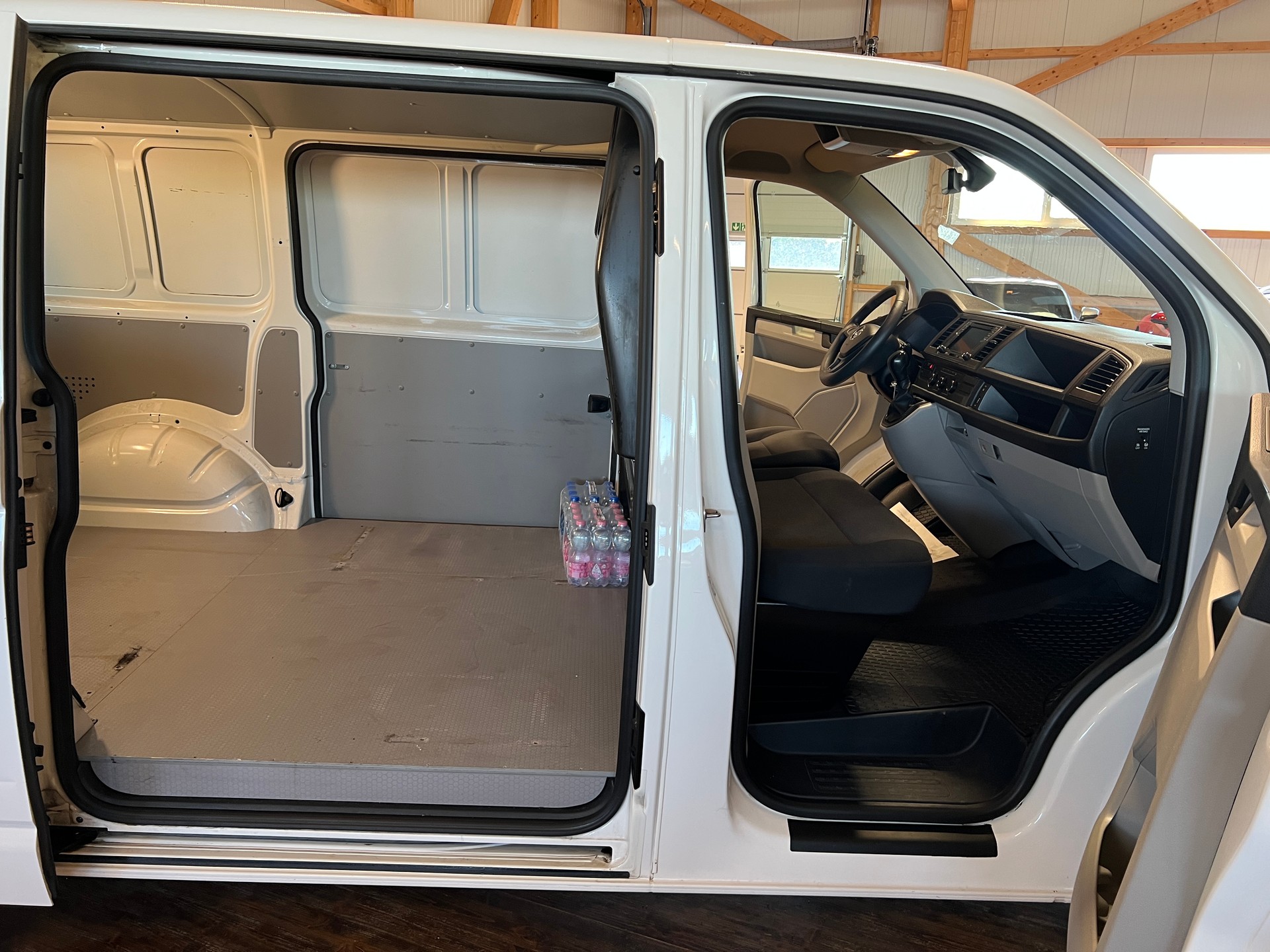 VW T6 2.0 TDI DSG-image-13