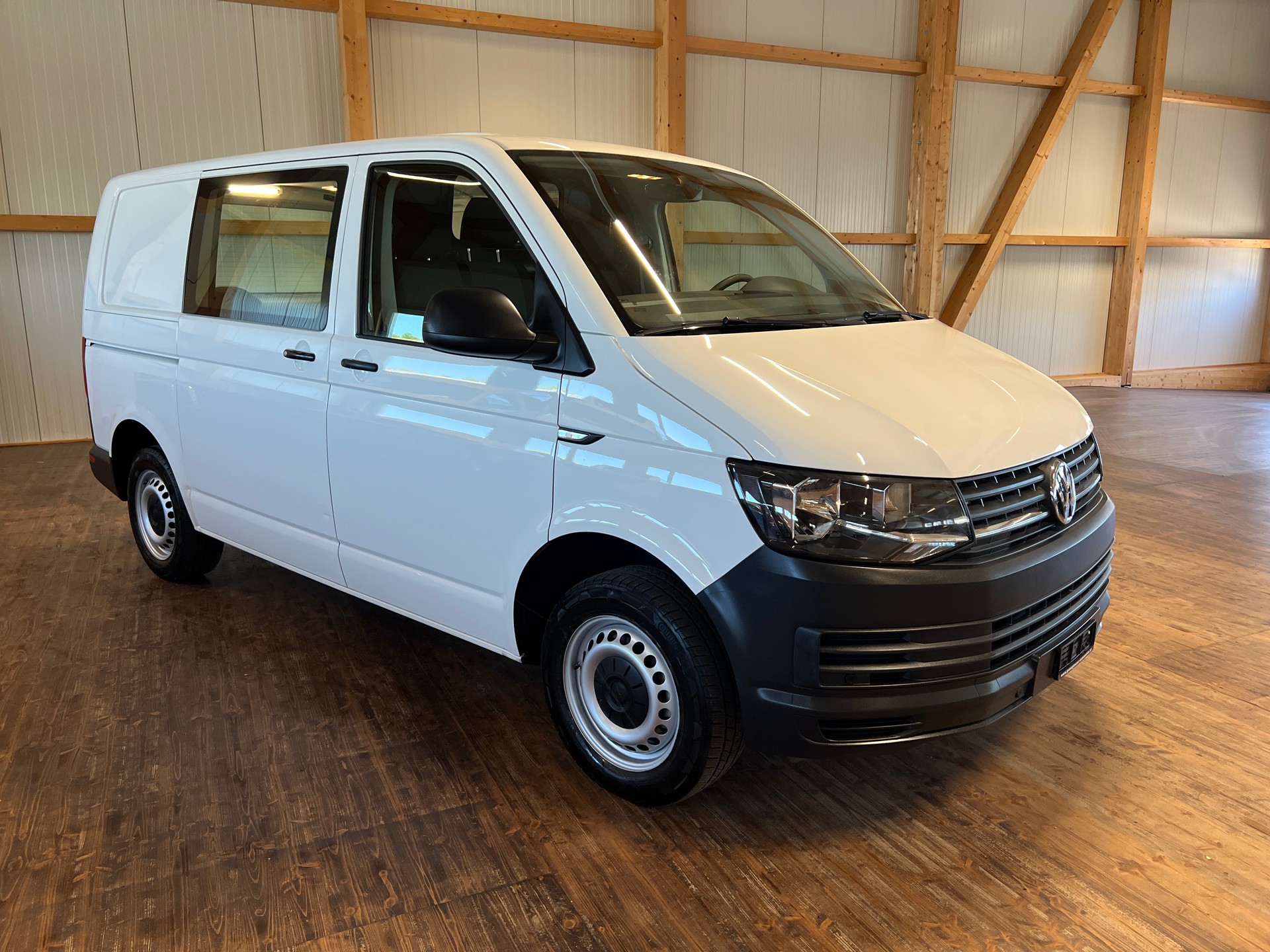 VW T6 2.0 TDI DSG-showroom-element-2