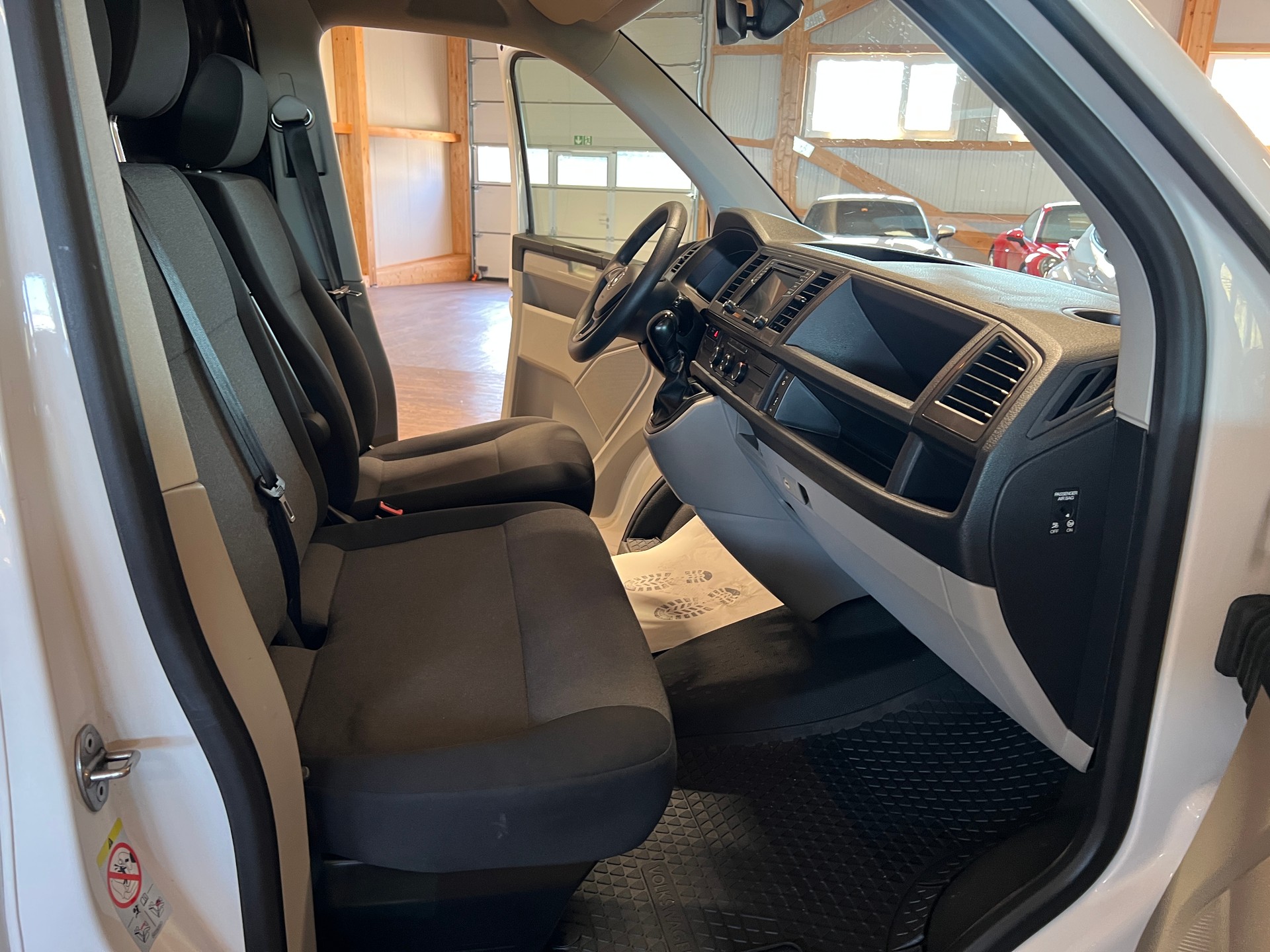 VW T6 2.0 TDI DSG-image-11