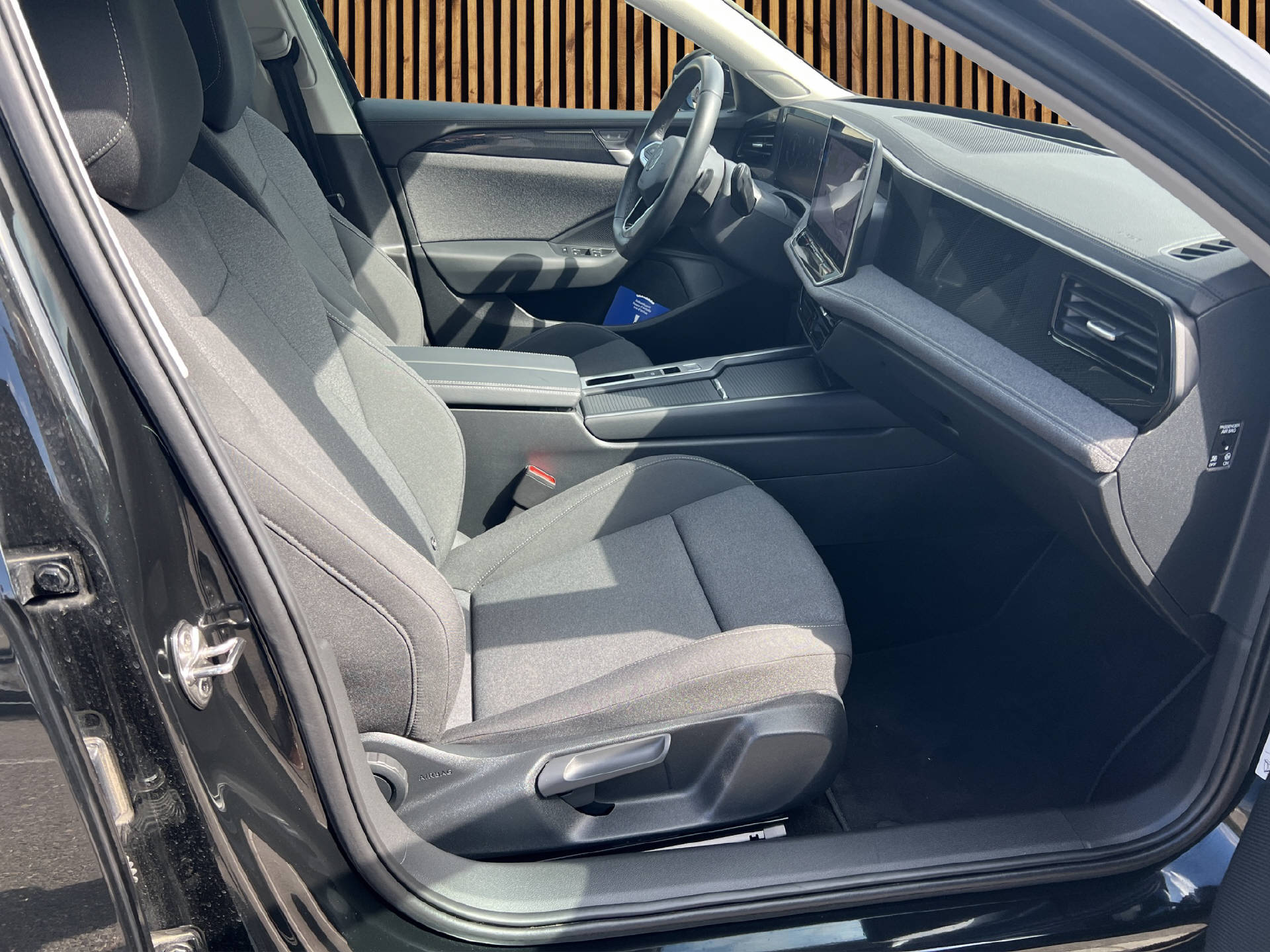 VW Passat Variant 1.5 eTSi Mild-Hybrid Benzin/Elektro DSG-image-15