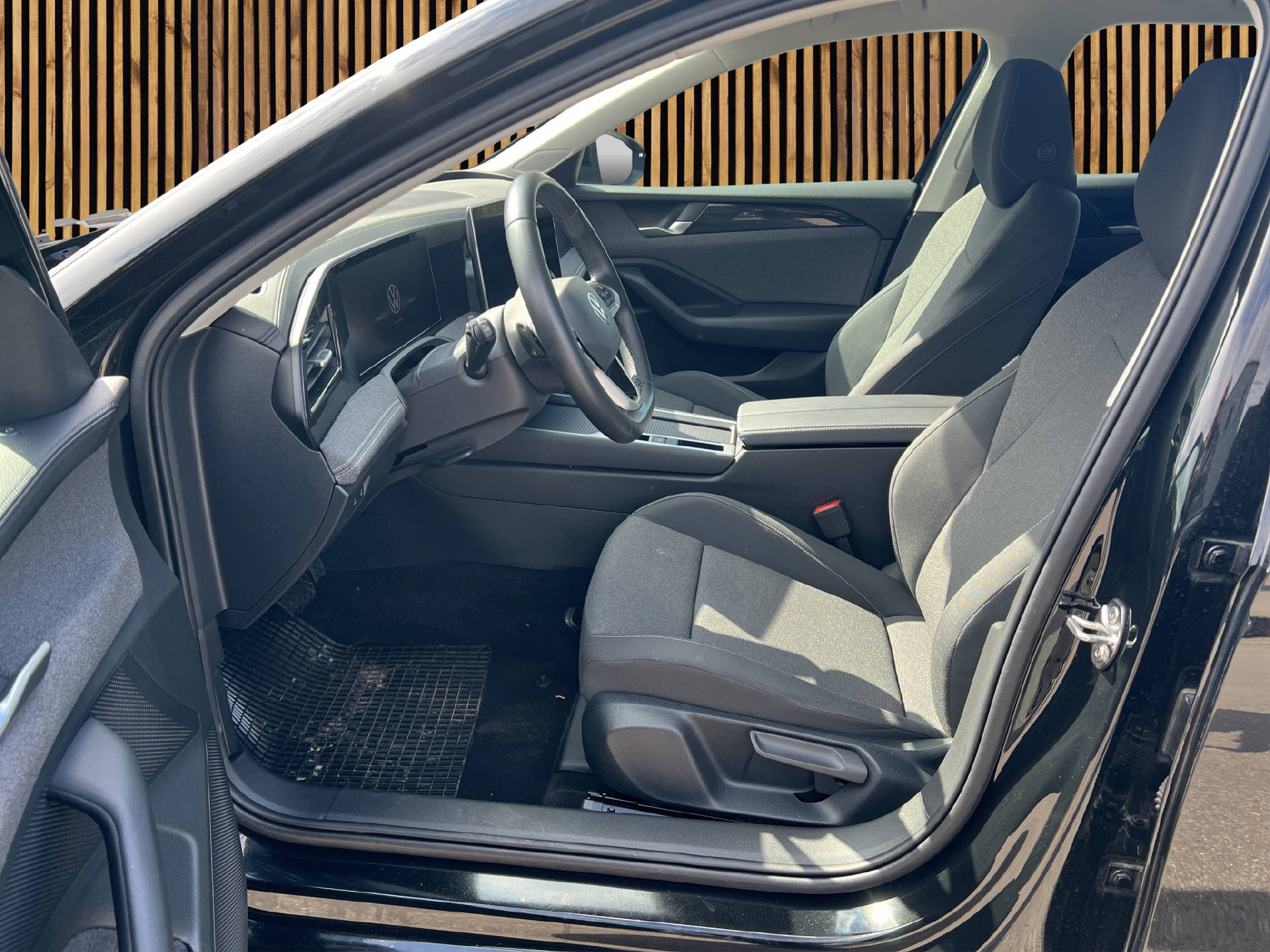 VW Passat Variant 1.5 eTSi Mild-Hybrid Benzin/Elektro DSG-image-8