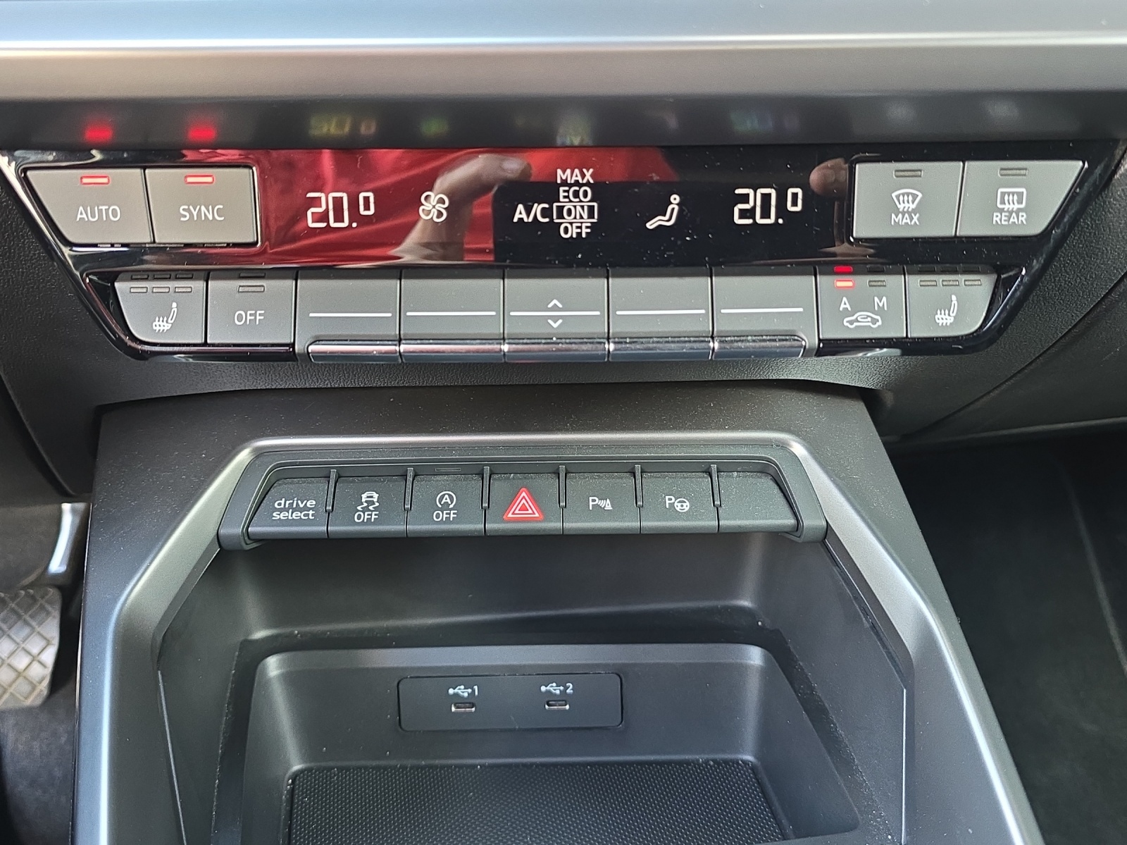 AUDI A3 Sportback 35 TFSI S line Attraction S-tronic-image-14