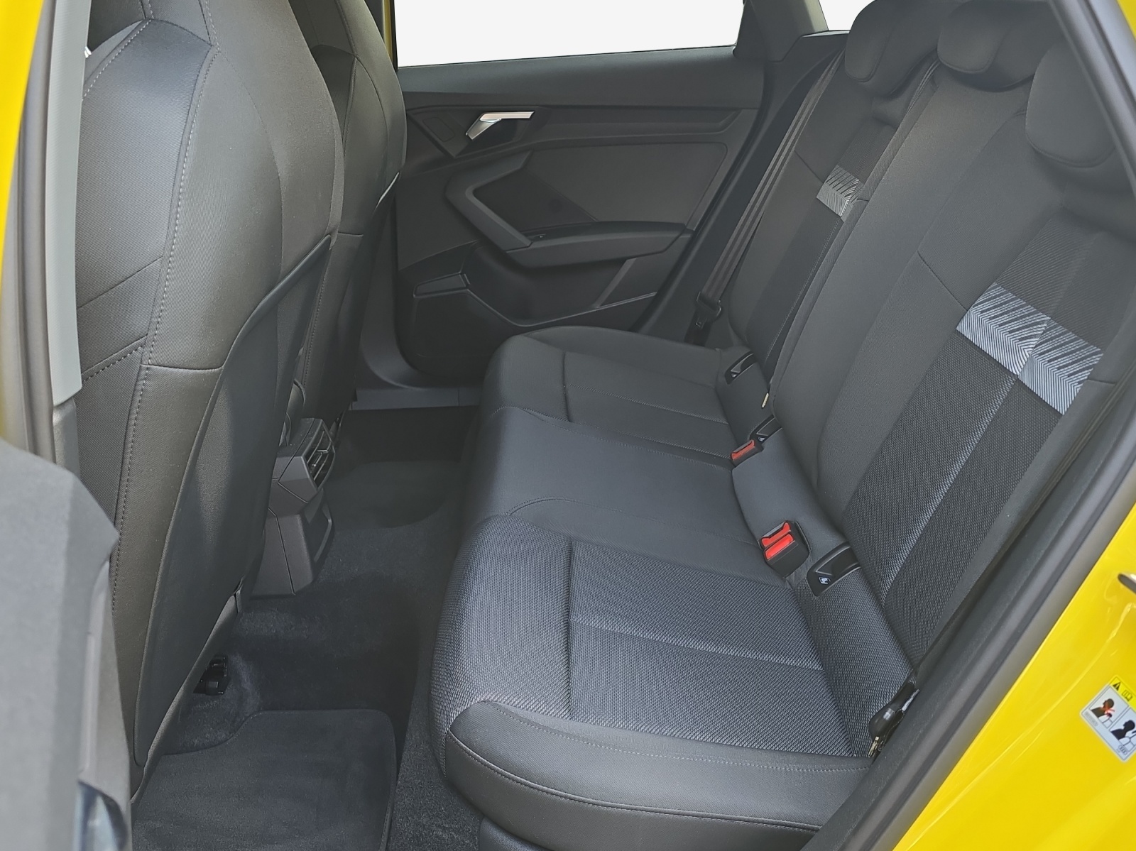 AUDI A3 Sportback 35 TFSI S line Attraction S-tronic-image-11