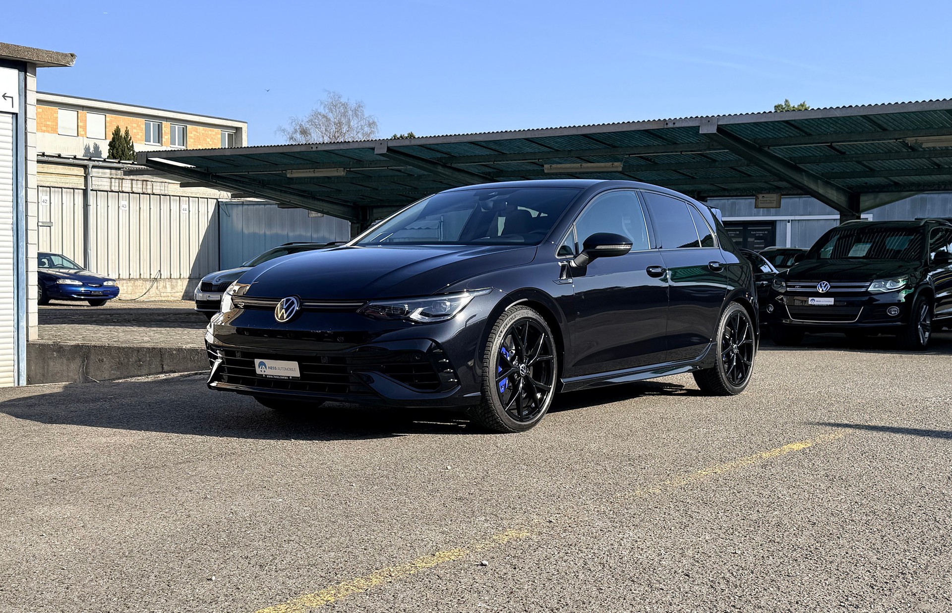 VW Golf 2.0 TSI R DSG 4Motion-image-8
