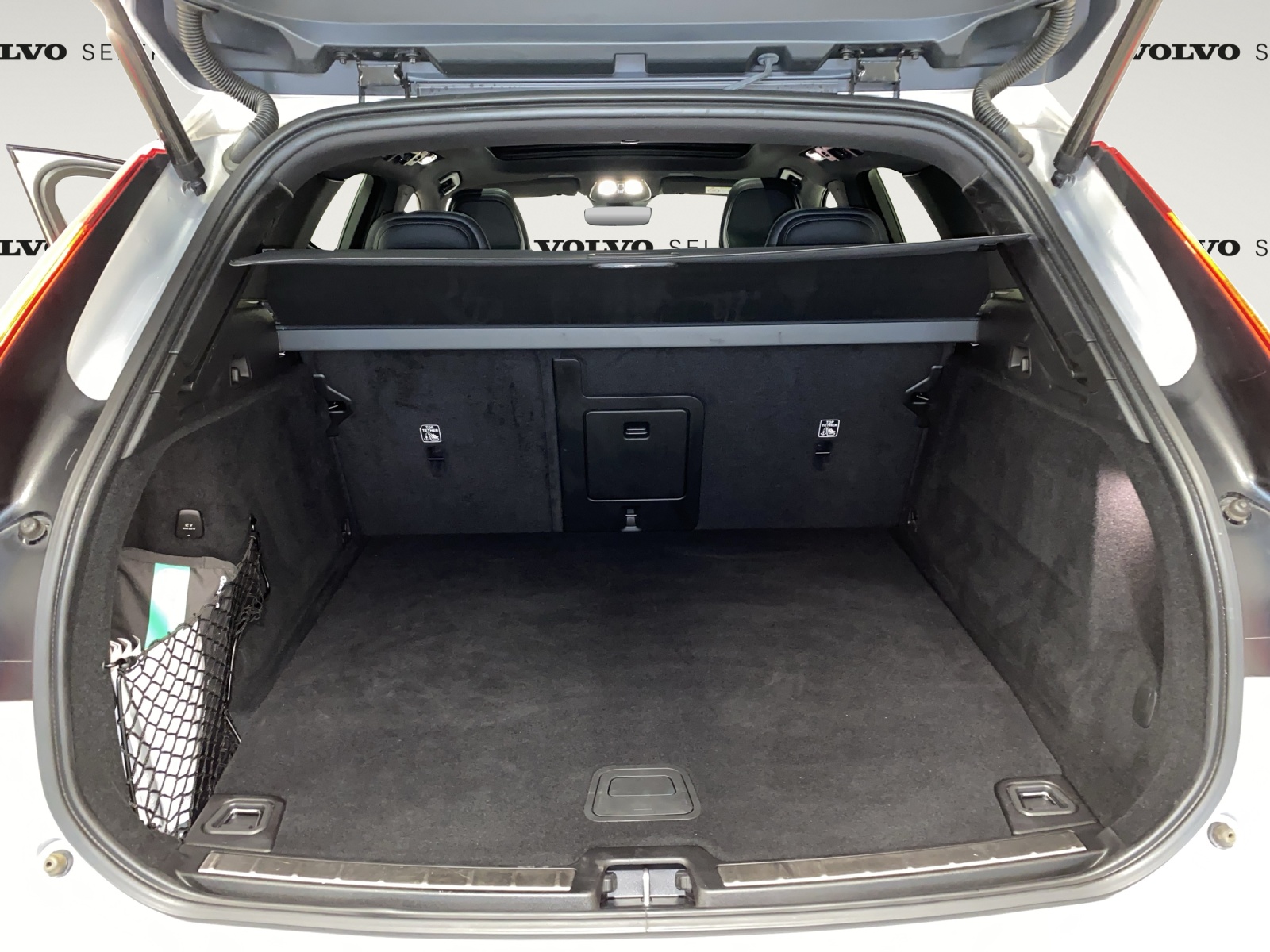 VOLVO XC60 2.0 T6 TE R-Design eAWD-image-13
