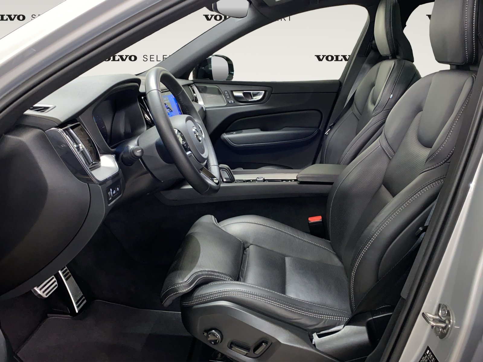 VOLVO XC60 2.0 T6 TE R-Design eAWD-image-5