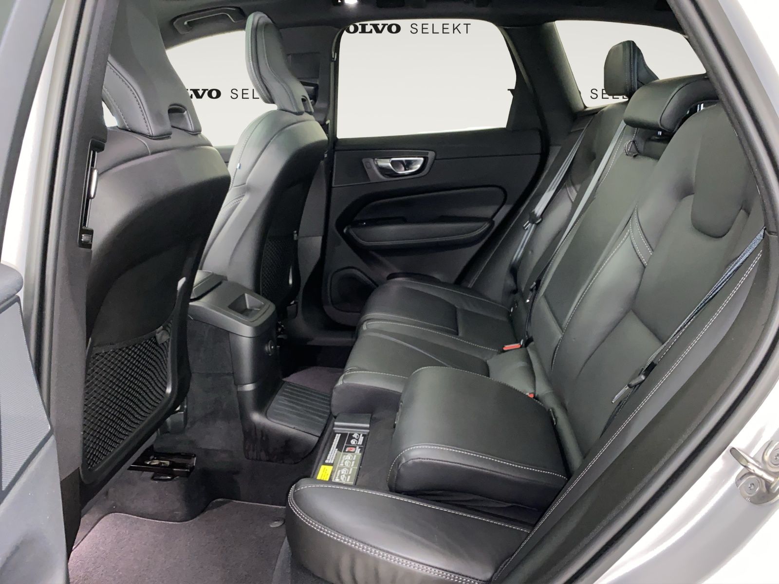 VOLVO XC60 2.0 T6 TE R-Design eAWD-image-12