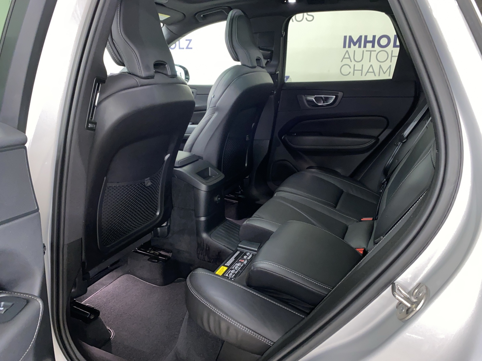 VOLVO XC60 2.0 T6 TE R-Design eAWD-image-16