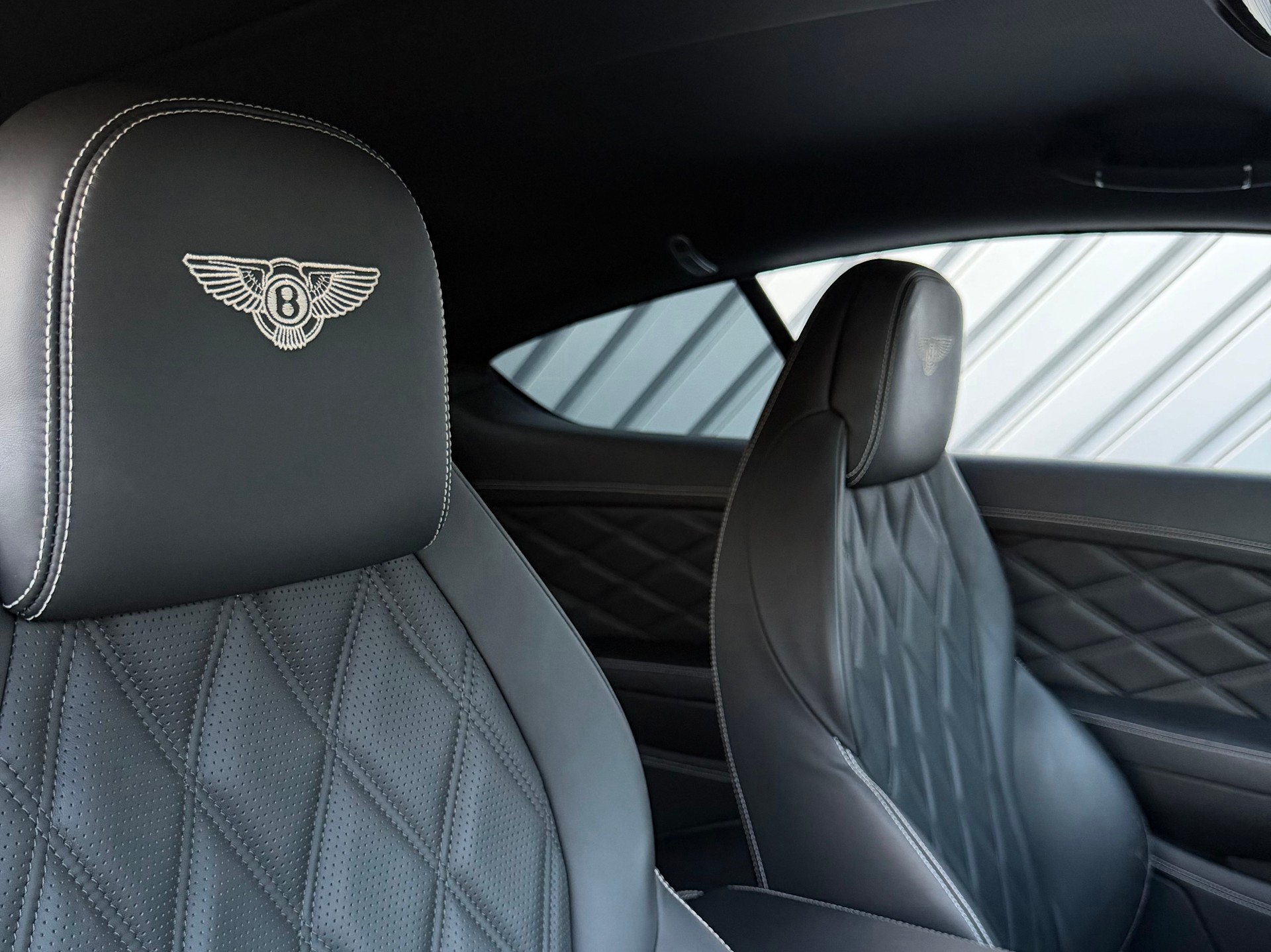 BENTLEY Continental GT 4.0 V8 S-image-10
