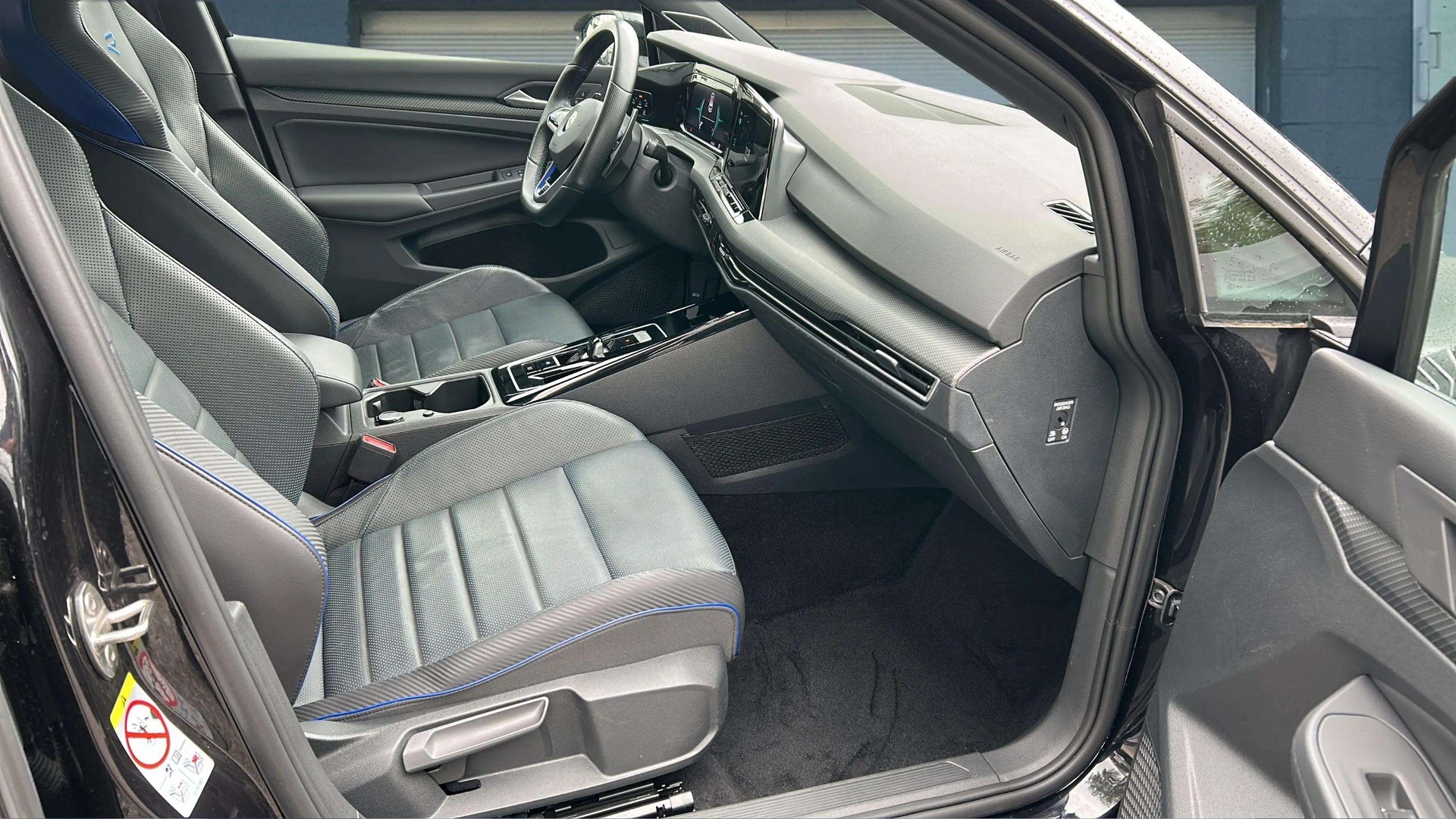 VW Golf 2.0 TSI R DSG 4Motion mit Leder & Akrapovic + DCC-image-11