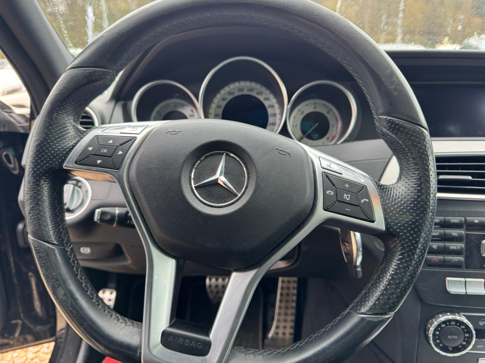 MERCEDES-BENZ C 300 CDI Elégance 4Matic 7G-Tronic-image-12