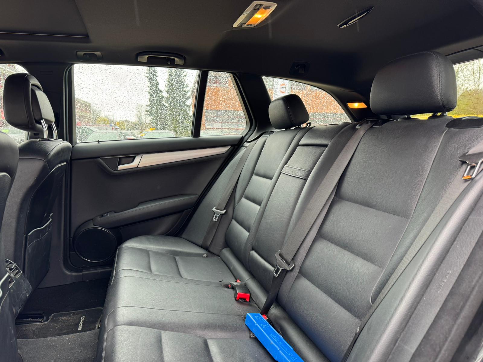 MERCEDES-BENZ C 300 CDI Elégance 4Matic 7G-Tronic-image-11