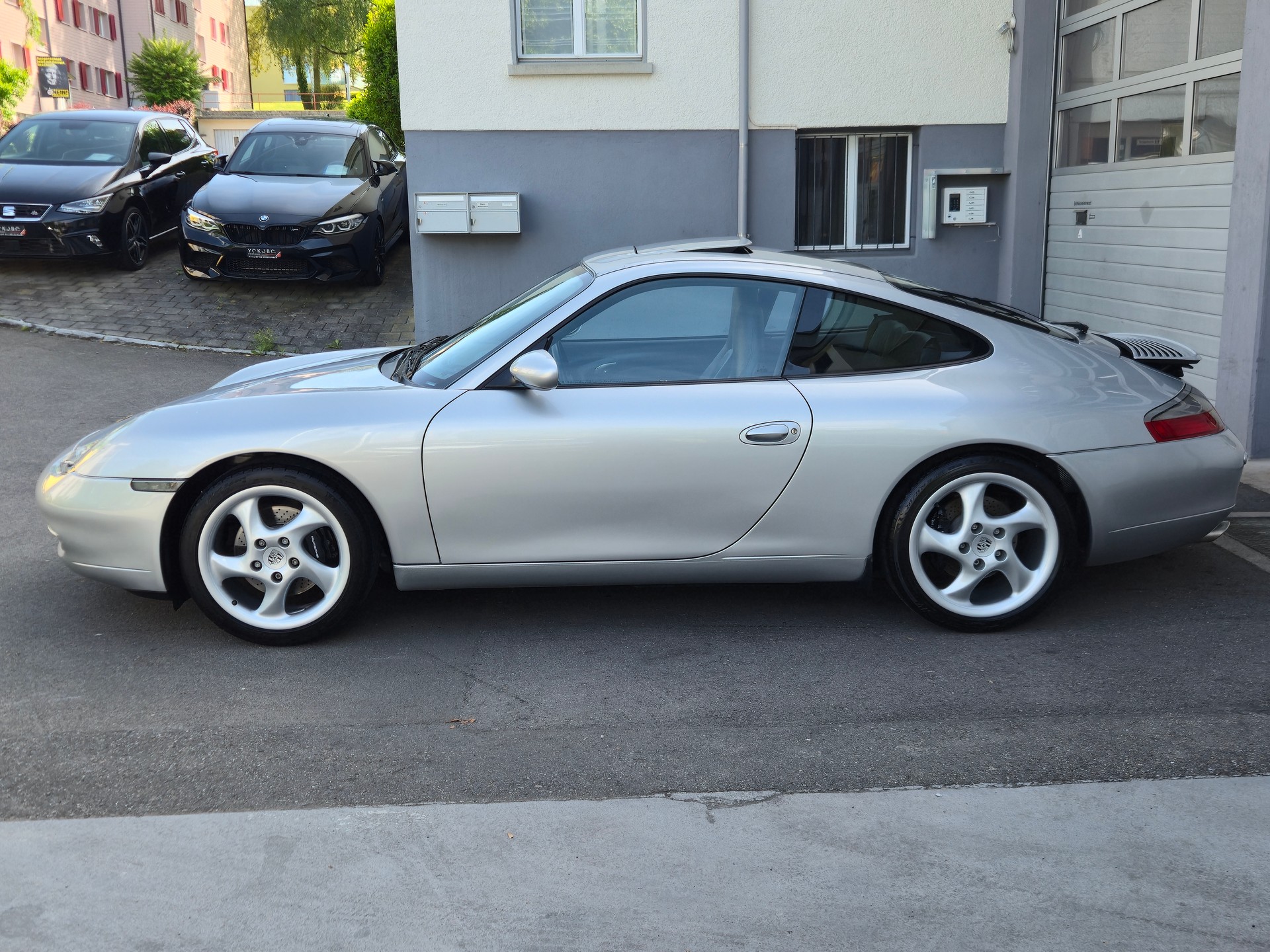 PORSCHE 911 Carrera-image-6