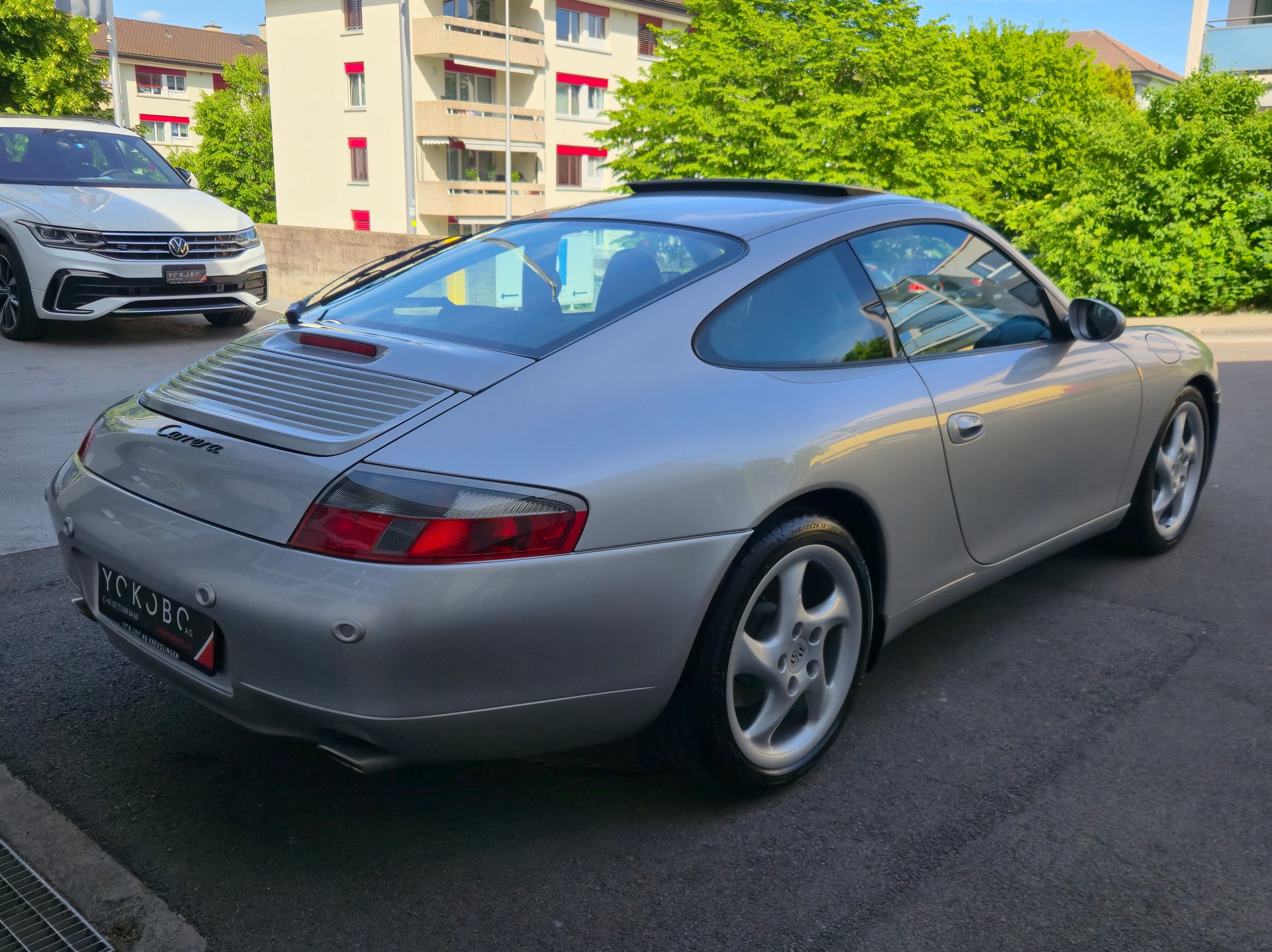 PORSCHE 911 Carrera-image-4