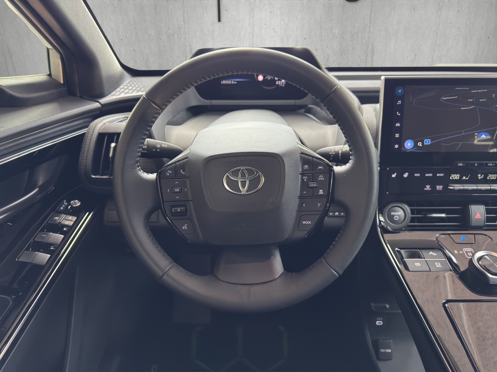 TOYOTA bZ4X Style 71,4 kWh 4WD-image-10