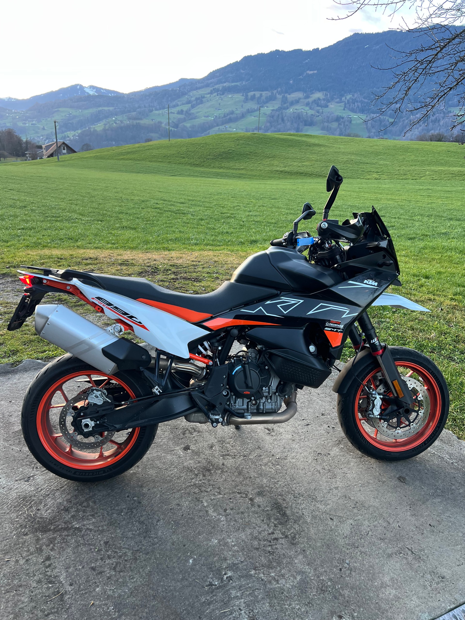 KTM 890 SMT