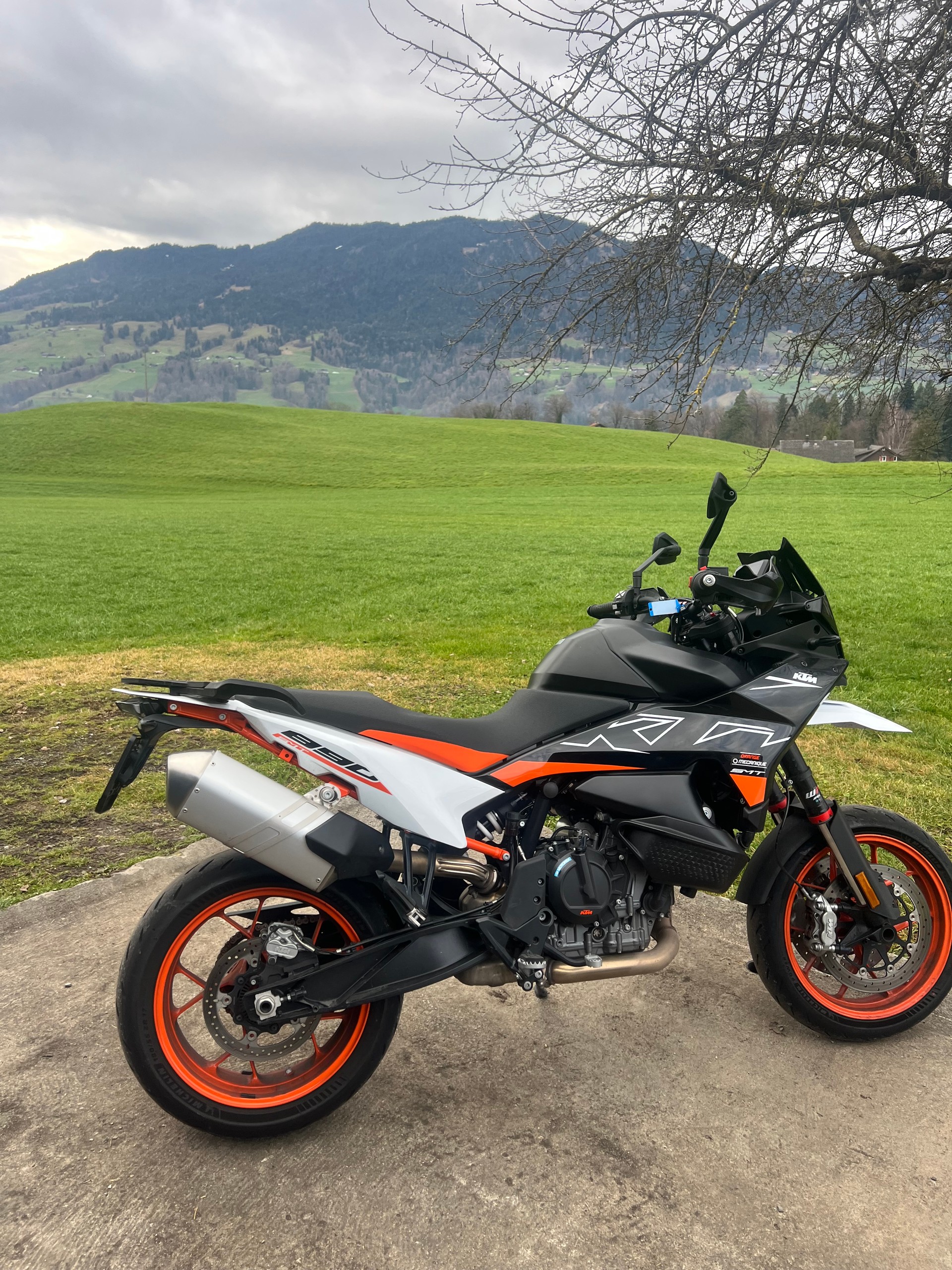 KTM 890 SMT-image-3