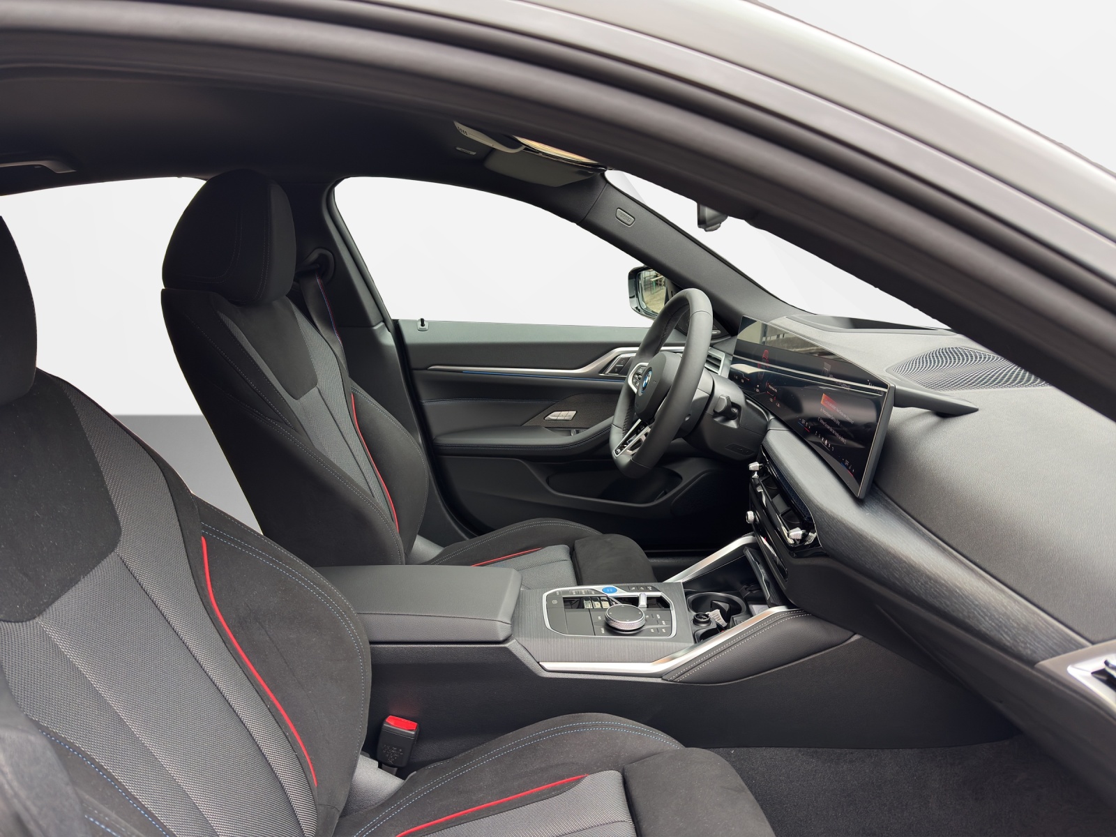 BMW i4 xDrive 40 M Sport Pro-image-17