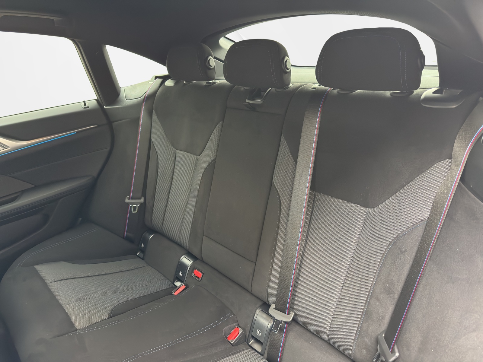 BMW i4 xDrive 40 M Sport Pro-image-18