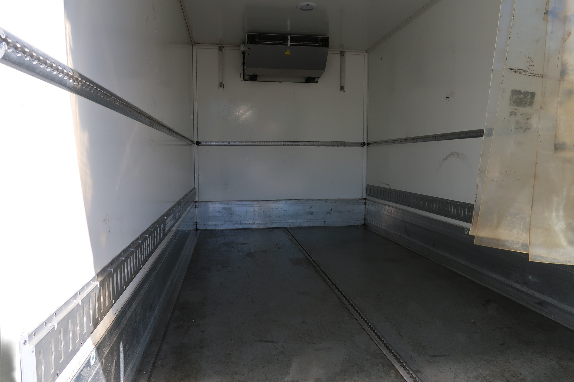 VW T6 2.0 TDI DSG Kühlkasten mit Aggregat-image-11