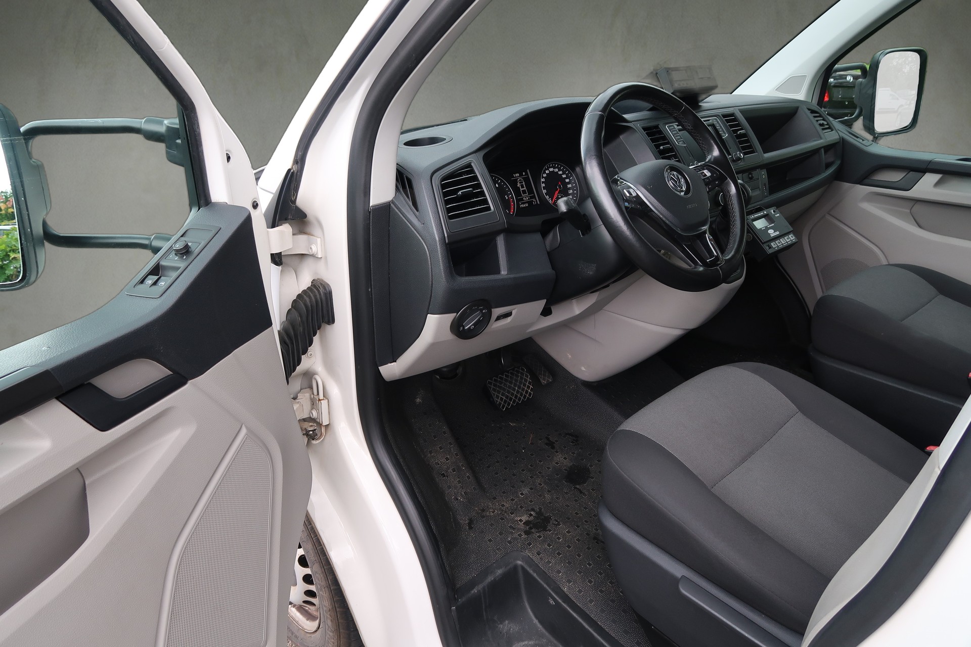 VW T6 2.0 TDI DSG Kühlkasten mit Aggregat-image-9