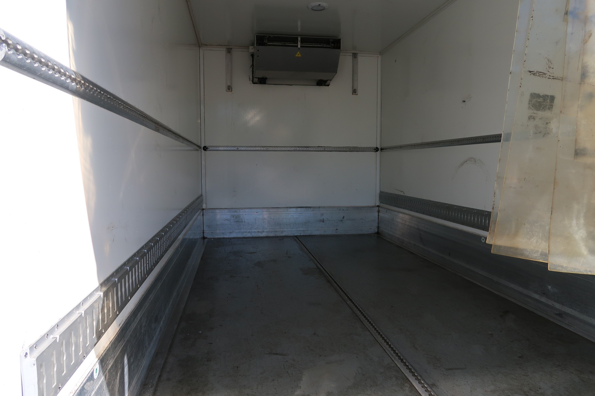 VW T6 2.0 TDI DSG Kühlkasten mit Aggregat-image-11
