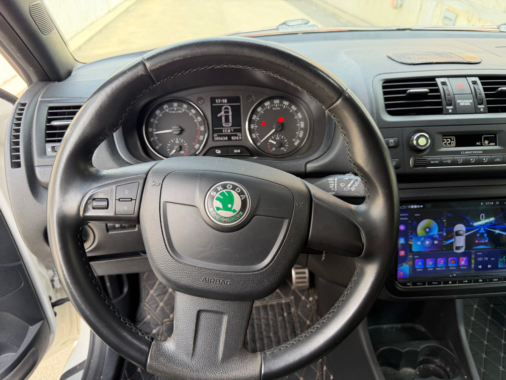 SKODA Fabia 1.6 TDI Monte Carlo-image-6