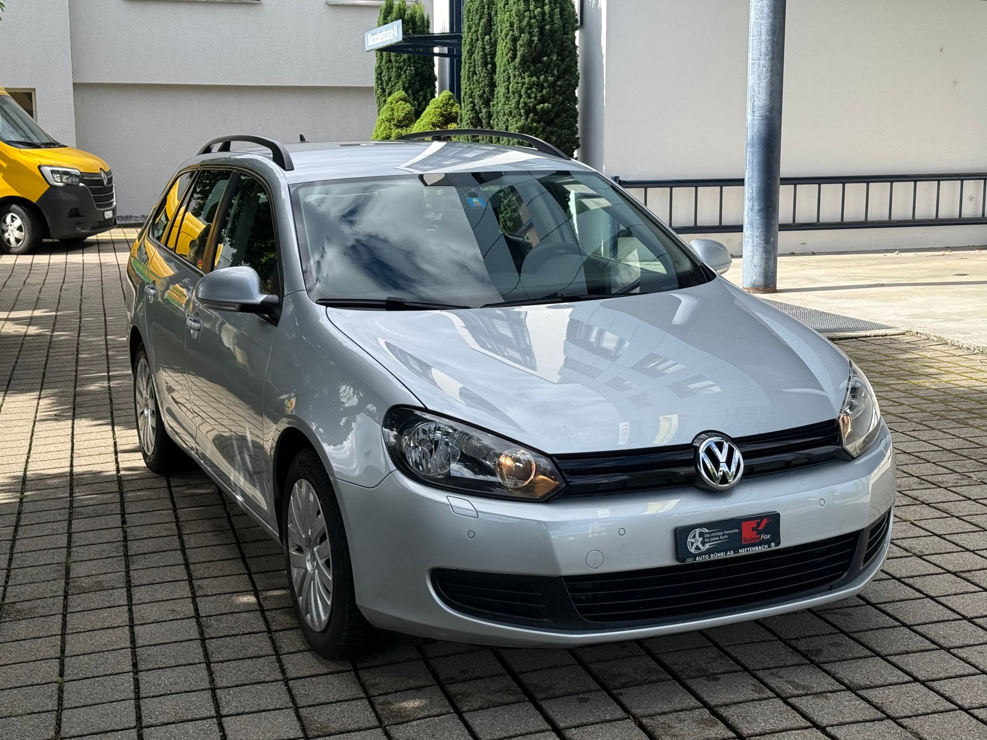VW Golf Variant 1.6 TDI BMT Trendline-image-1