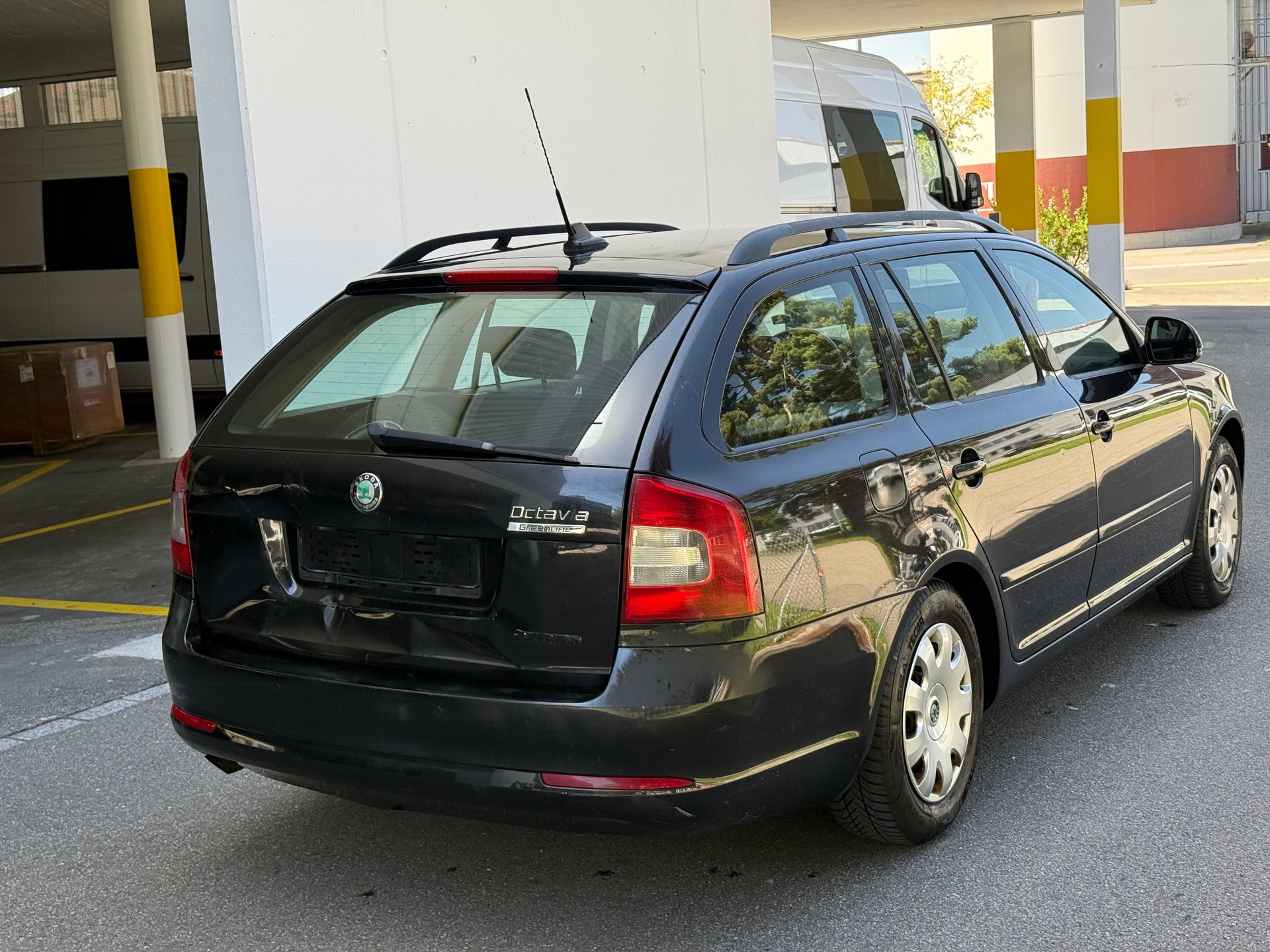 SKODA Octavia Combi 1.6 TDI Classic-image-3