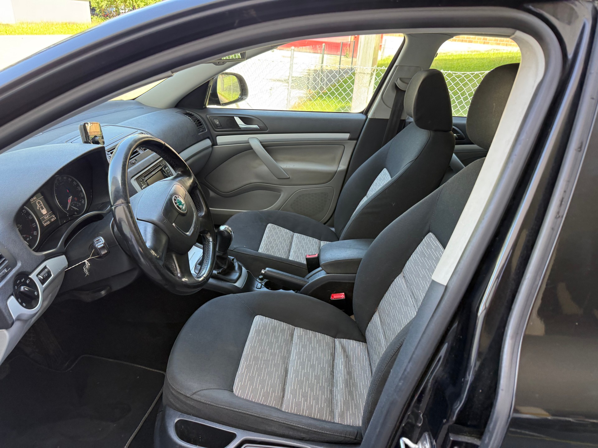 SKODA Octavia Combi 1.6 TDI Classic-image-5