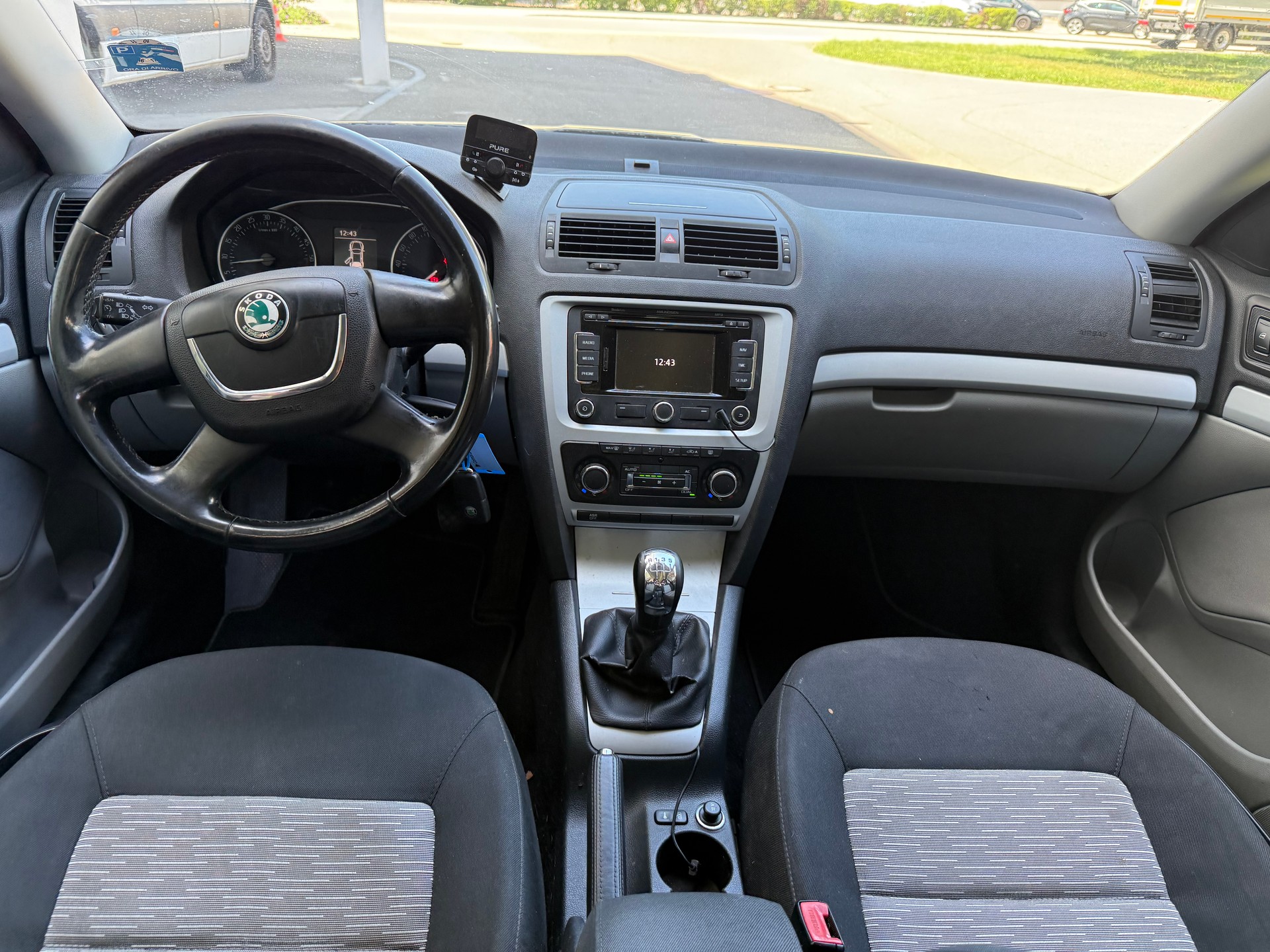 SKODA Octavia Combi 1.6 TDI Classic-image-6