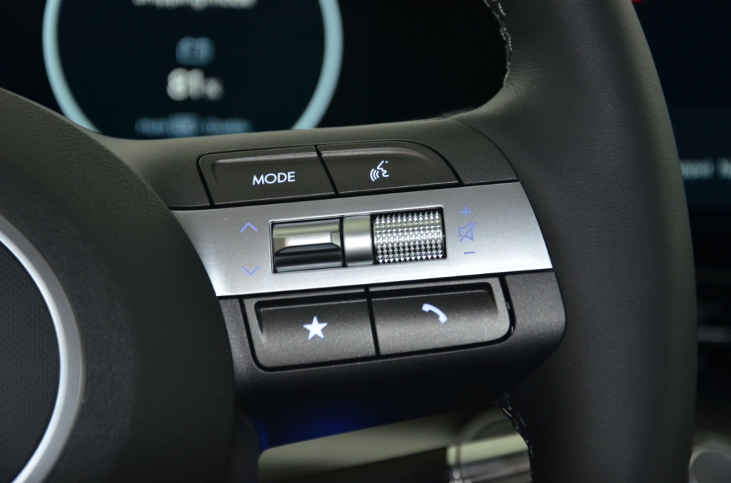 HYUNDAI Kona EV 65.4 kWh Premium *360°*-image-19