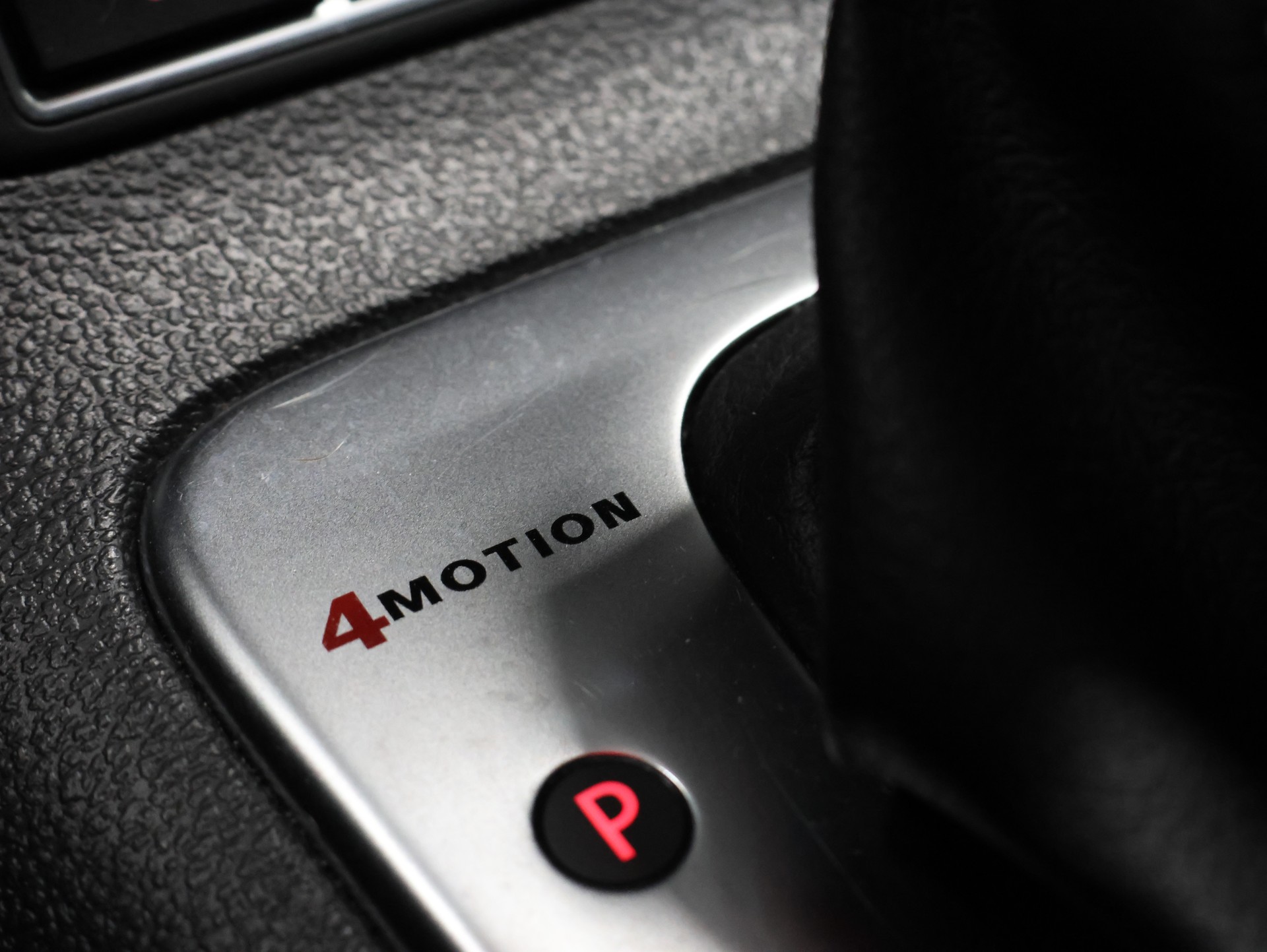 VW Tiguan 2.0 TDI BMT Cup R-Line 4Motion DSG *Rückfahrkamera* *R-Line* *4 Motion Allrad*-image-22