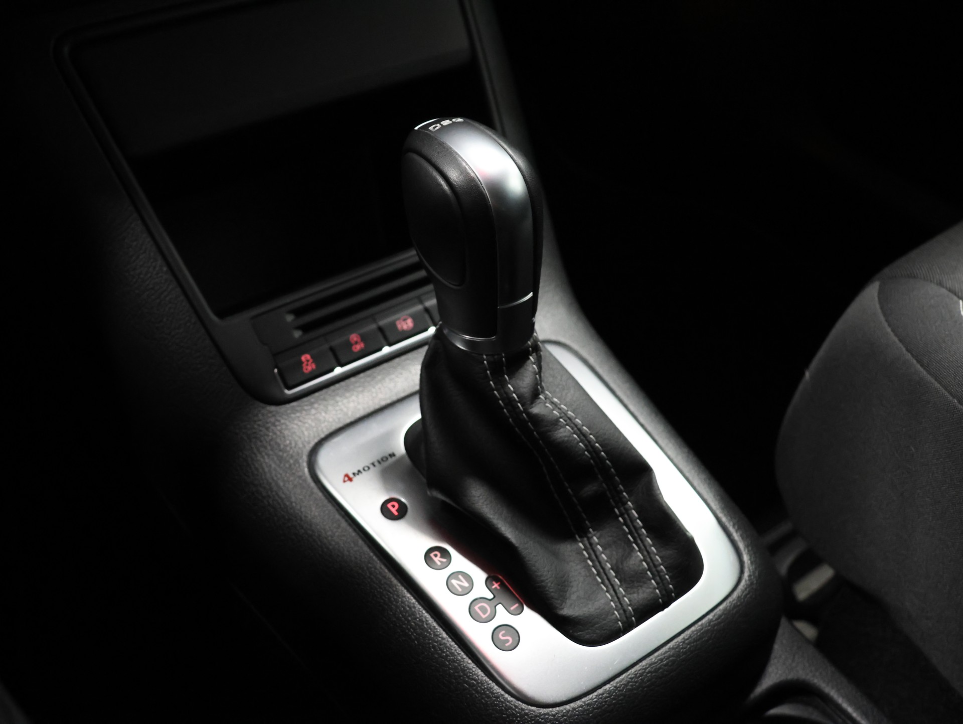 VW Tiguan 2.0 TDI BMT Cup R-Line 4Motion DSG *Rückfahrkamera* *R-Line* *4 Motion Allrad*-image-21