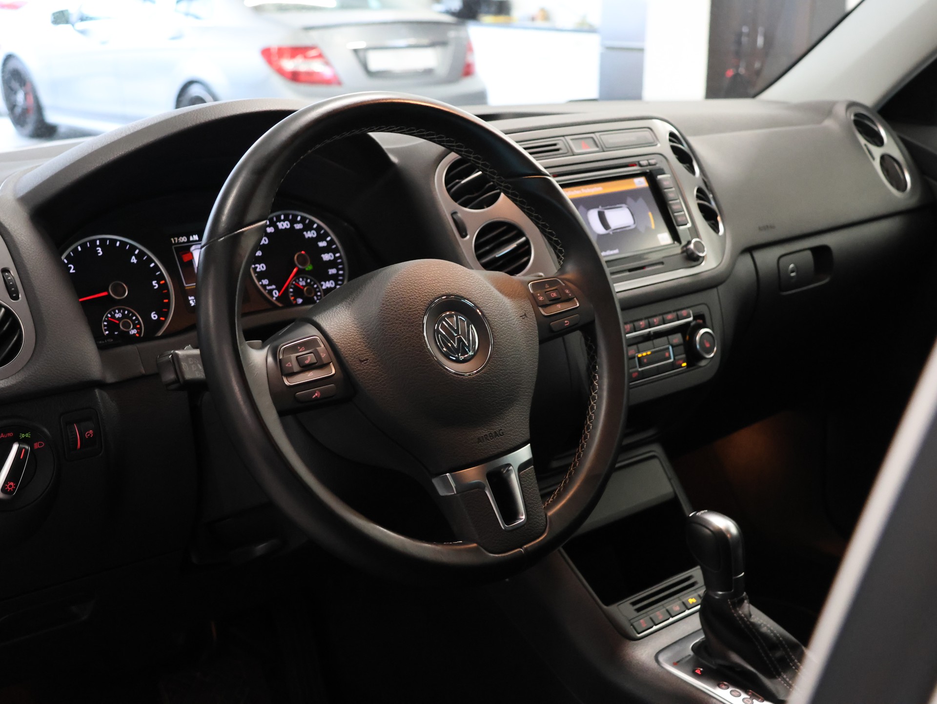 VW Tiguan 2.0 TDI BMT Cup R-Line 4Motion DSG *Rückfahrkamera* *R-Line* *4 Motion Allrad*-image-16