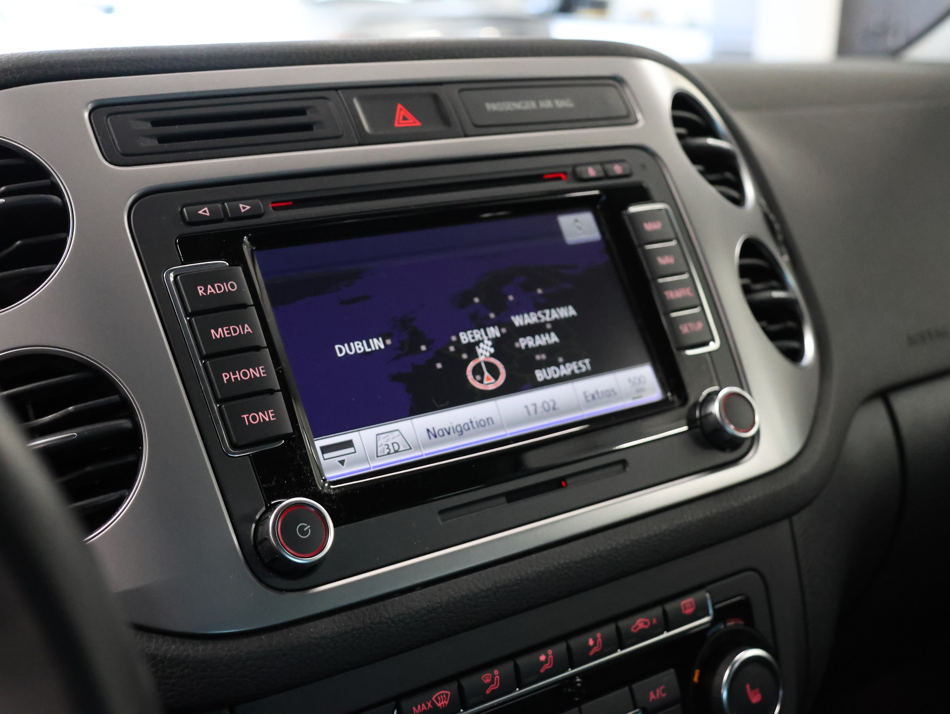 VW Tiguan 2.0 TDI BMT Cup R-Line 4Motion DSG *Rückfahrkamera* *R-Line* *4 Motion Allrad*-image-18