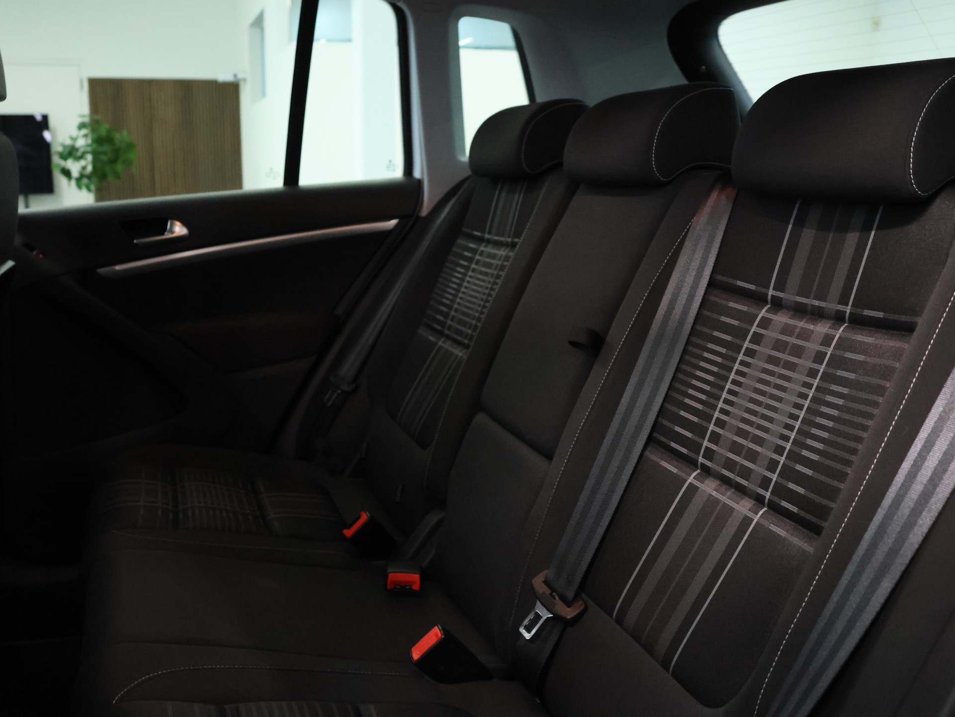 VW Tiguan 2.0 TDI BMT Cup R-Line 4Motion DSG *Rückfahrkamera* *R-Line* *4 Motion Allrad*-image-25