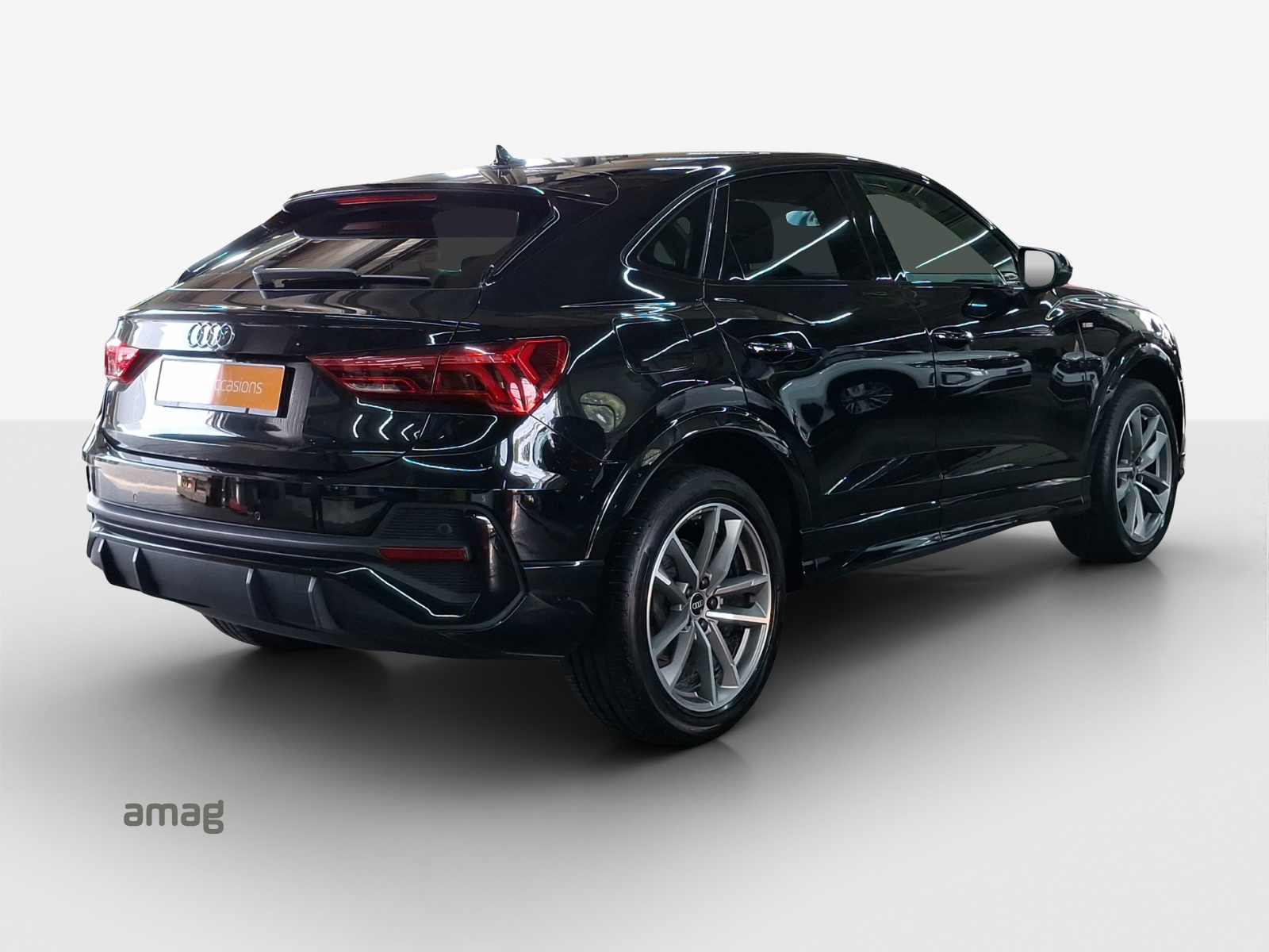 AUDI Q3 Sportback 35 TFSI Attraction S-tronic-image-4