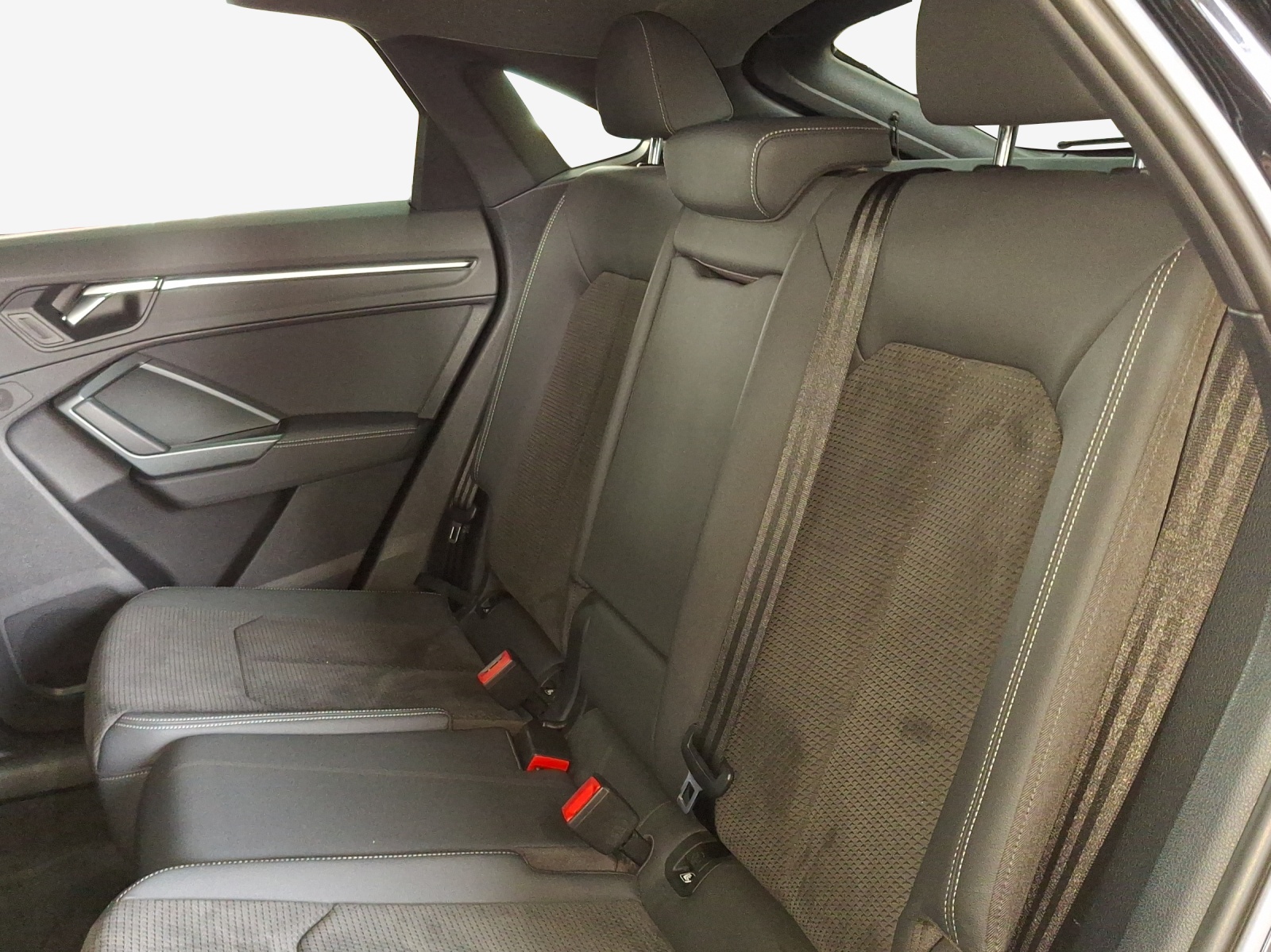 AUDI Q3 Sportback 35 TFSI Attraction S-tronic-image-11