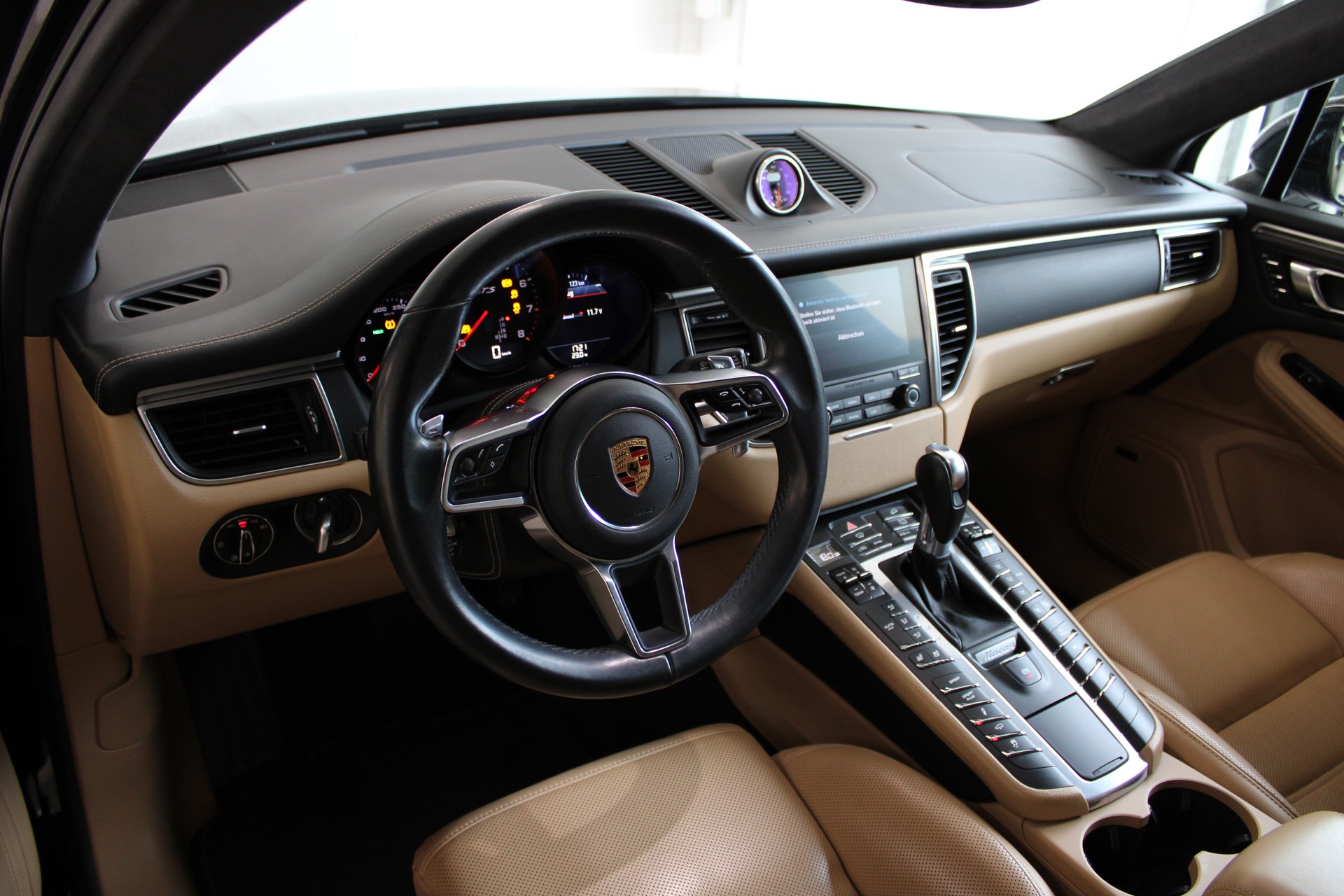 PORSCHE Macan GTS PDK-image-8