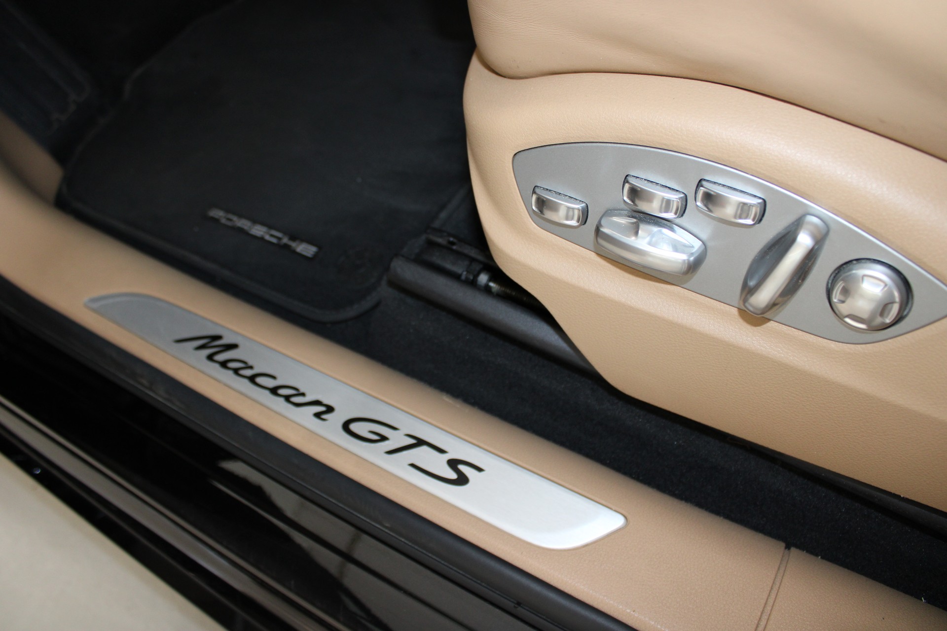 PORSCHE Macan GTS PDK-image-10