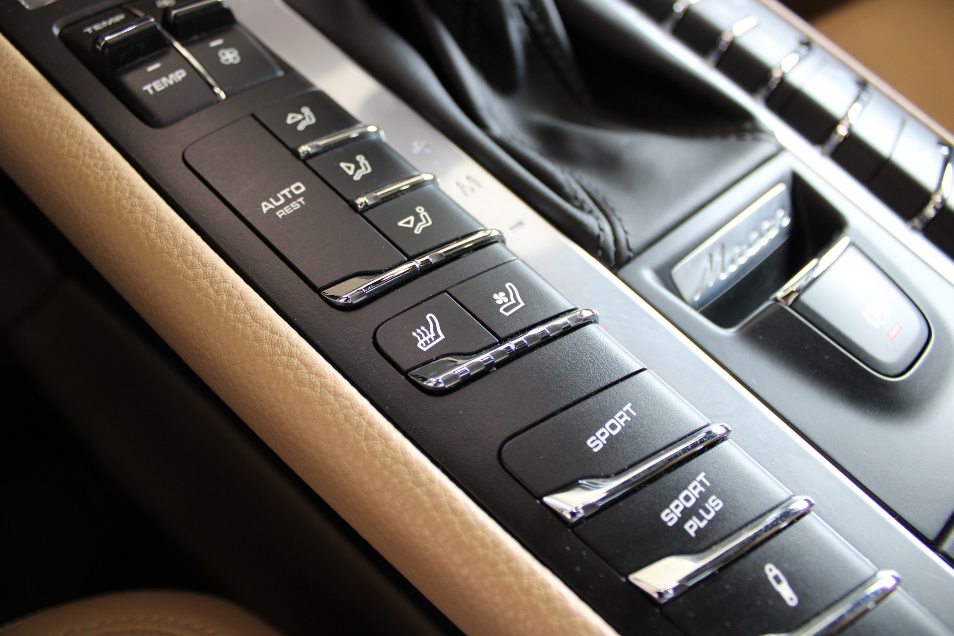 PORSCHE Macan GTS PDK-image-23
