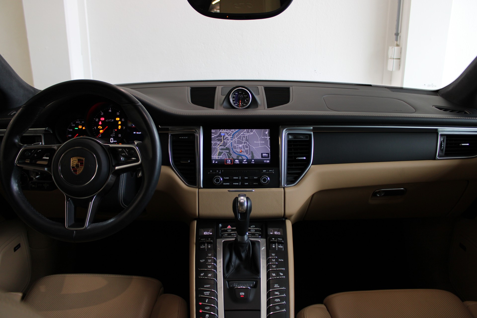 PORSCHE Macan GTS PDK-image-12