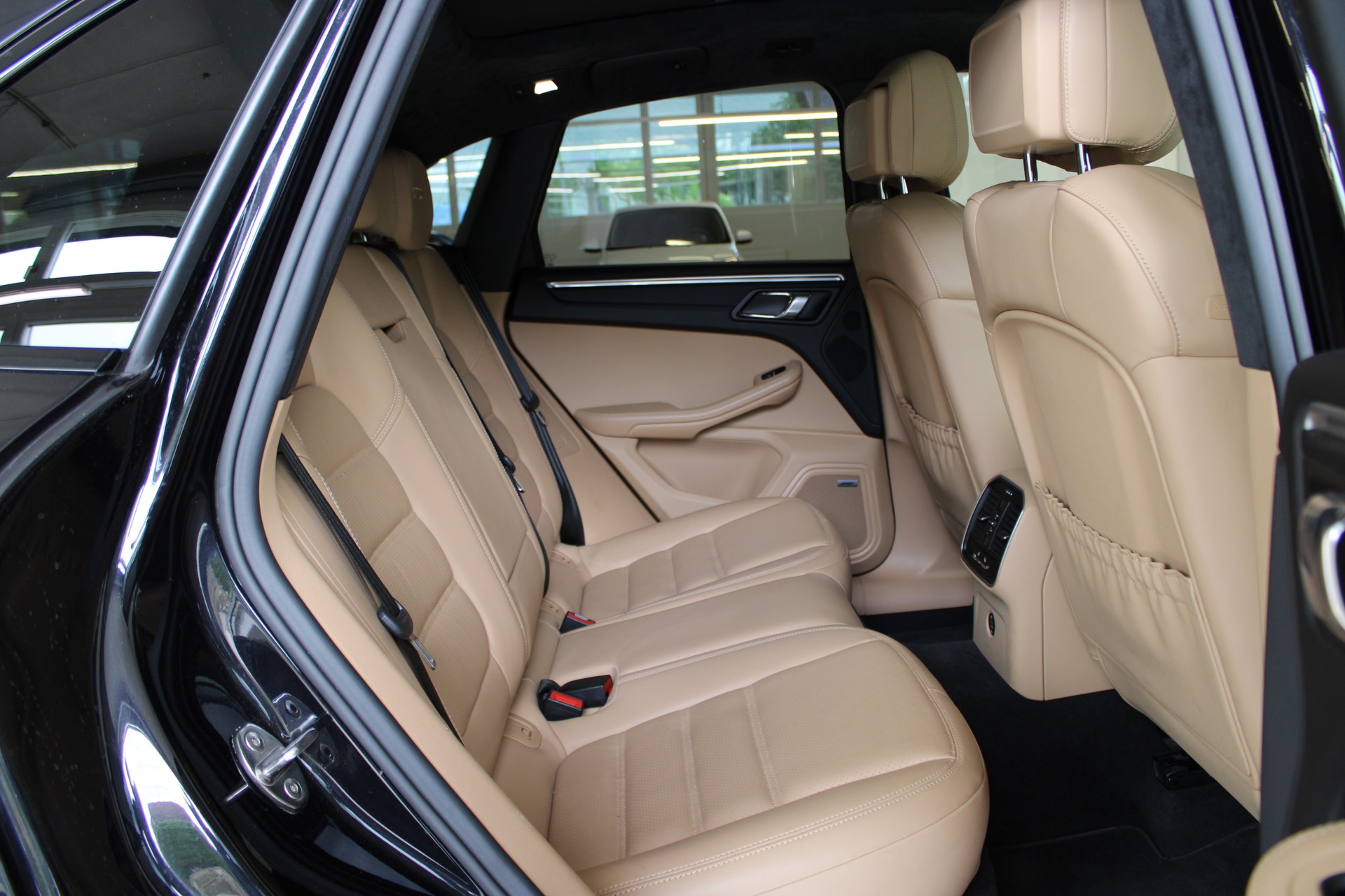 PORSCHE Macan GTS PDK-image-18