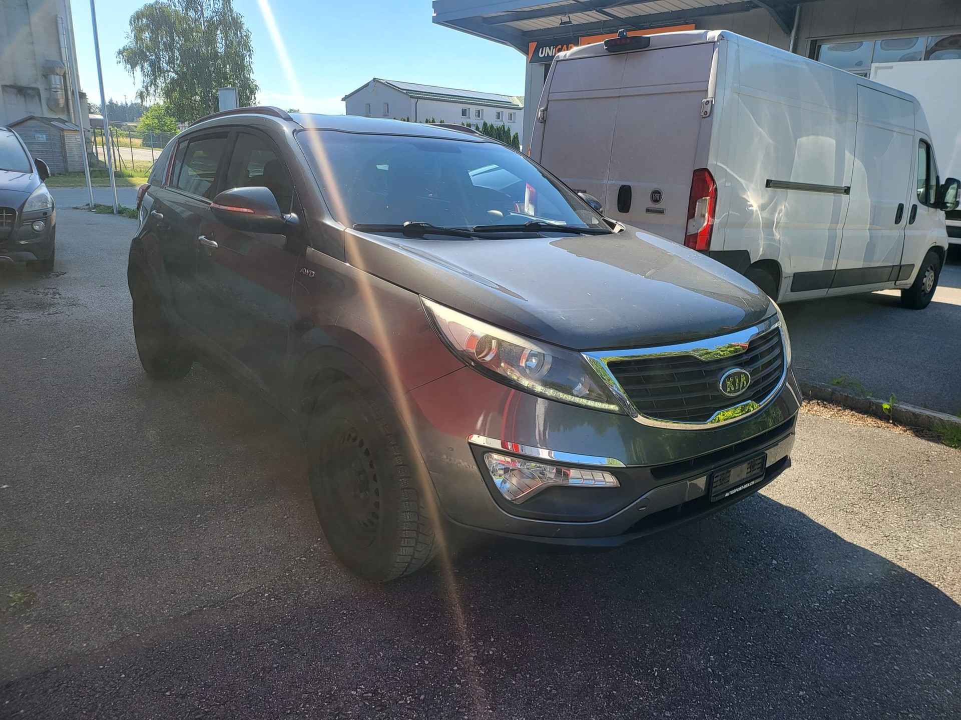 KIA Sportage 2.0 CRDi Trend 4WD Automatic-image-5