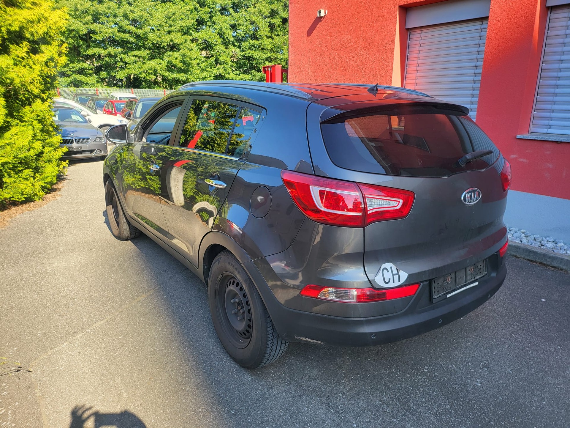 KIA Sportage 2.0 CRDi Trend 4WD Automatic-image-2