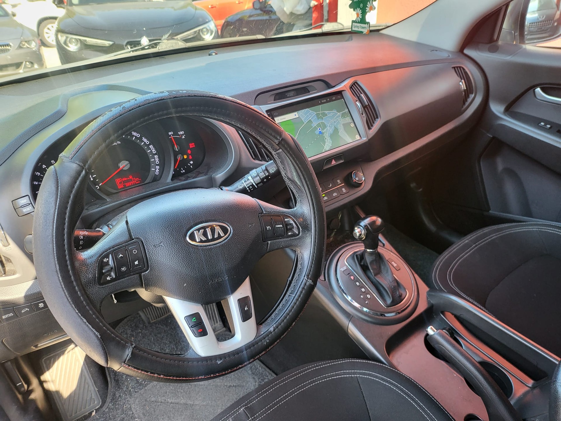KIA Sportage 2.0 CRDi Trend 4WD Automatic-image-1