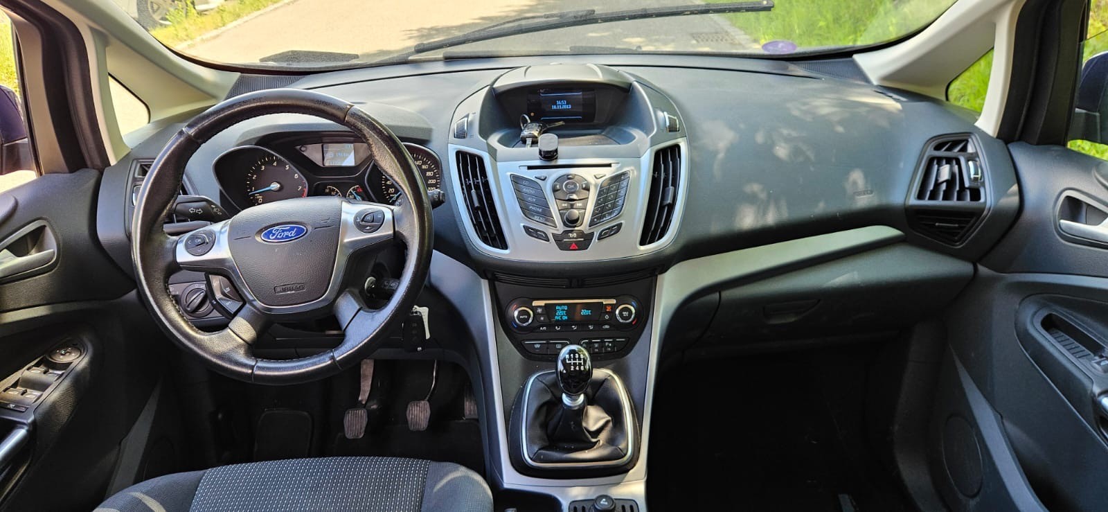 FORD C-Max 1.0 SCTi Titanium-image-5