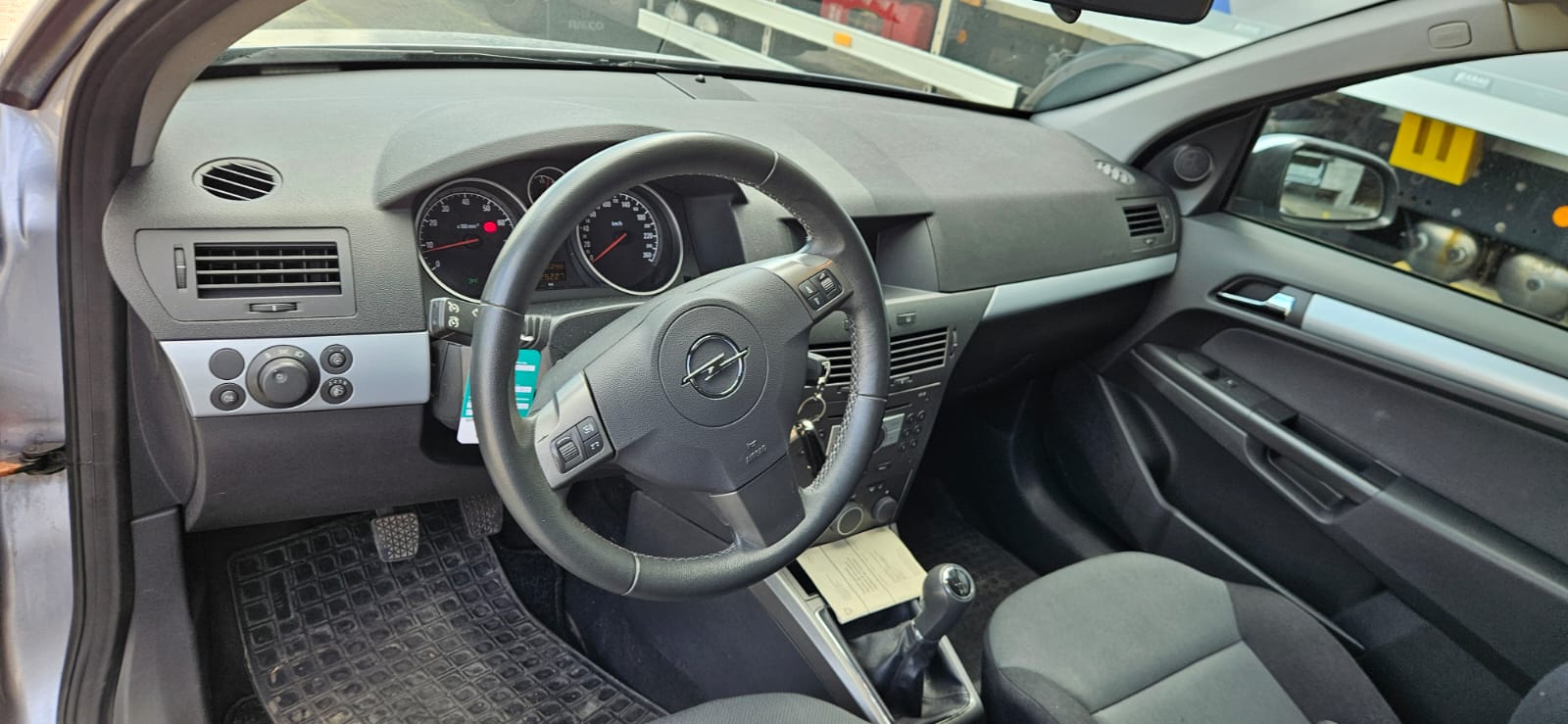 FORD C-Max 1.0 SCTi Titanium-image-8