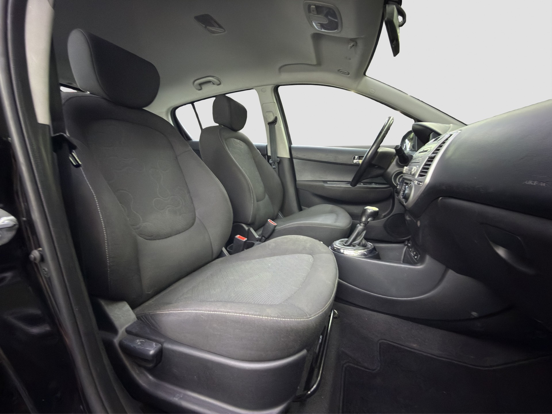 HYUNDAI 1.4 CRDi Style-image-18